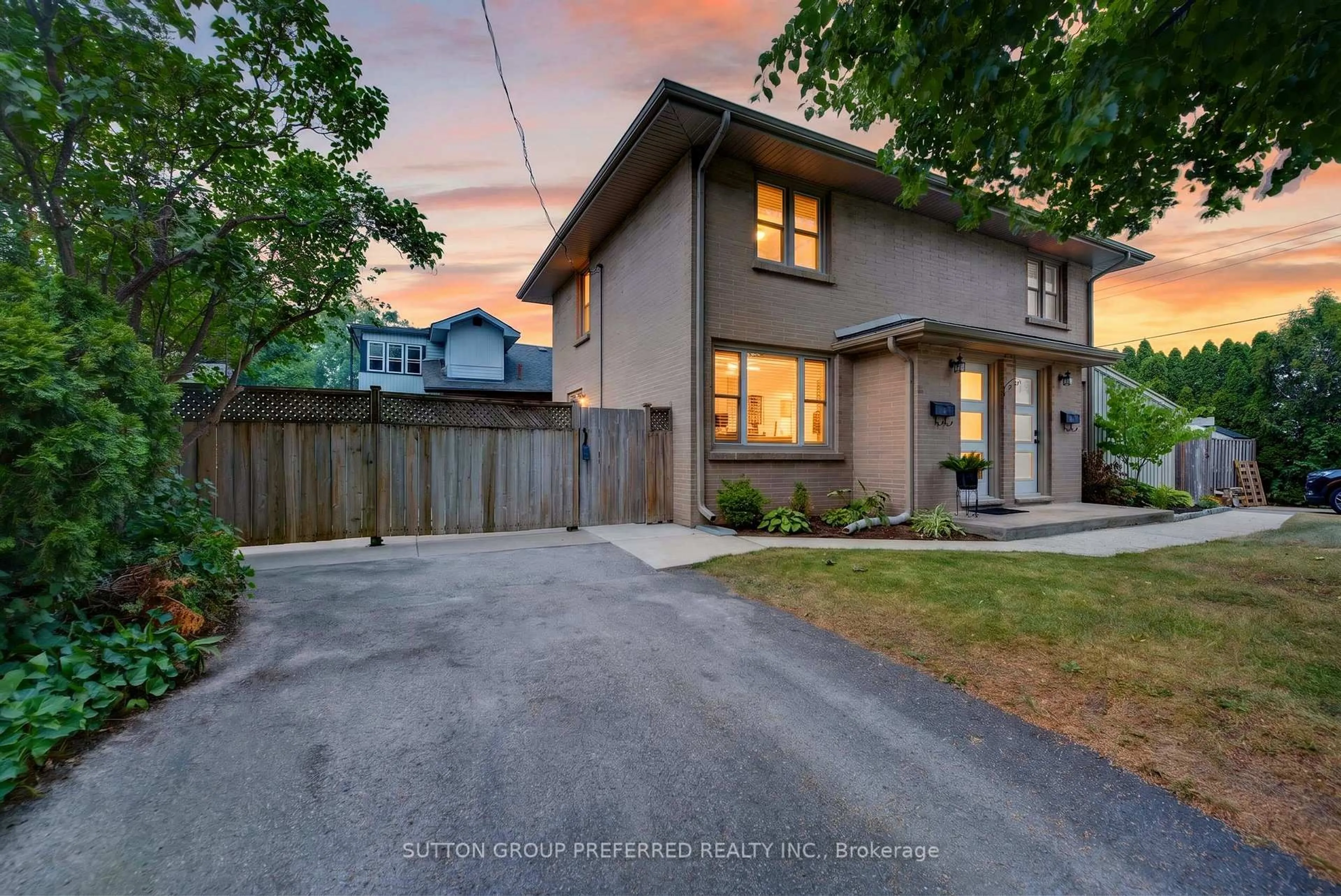 Unknown for 1271 Norman (Unit B) Ave, London South Ontario N6K 2A1