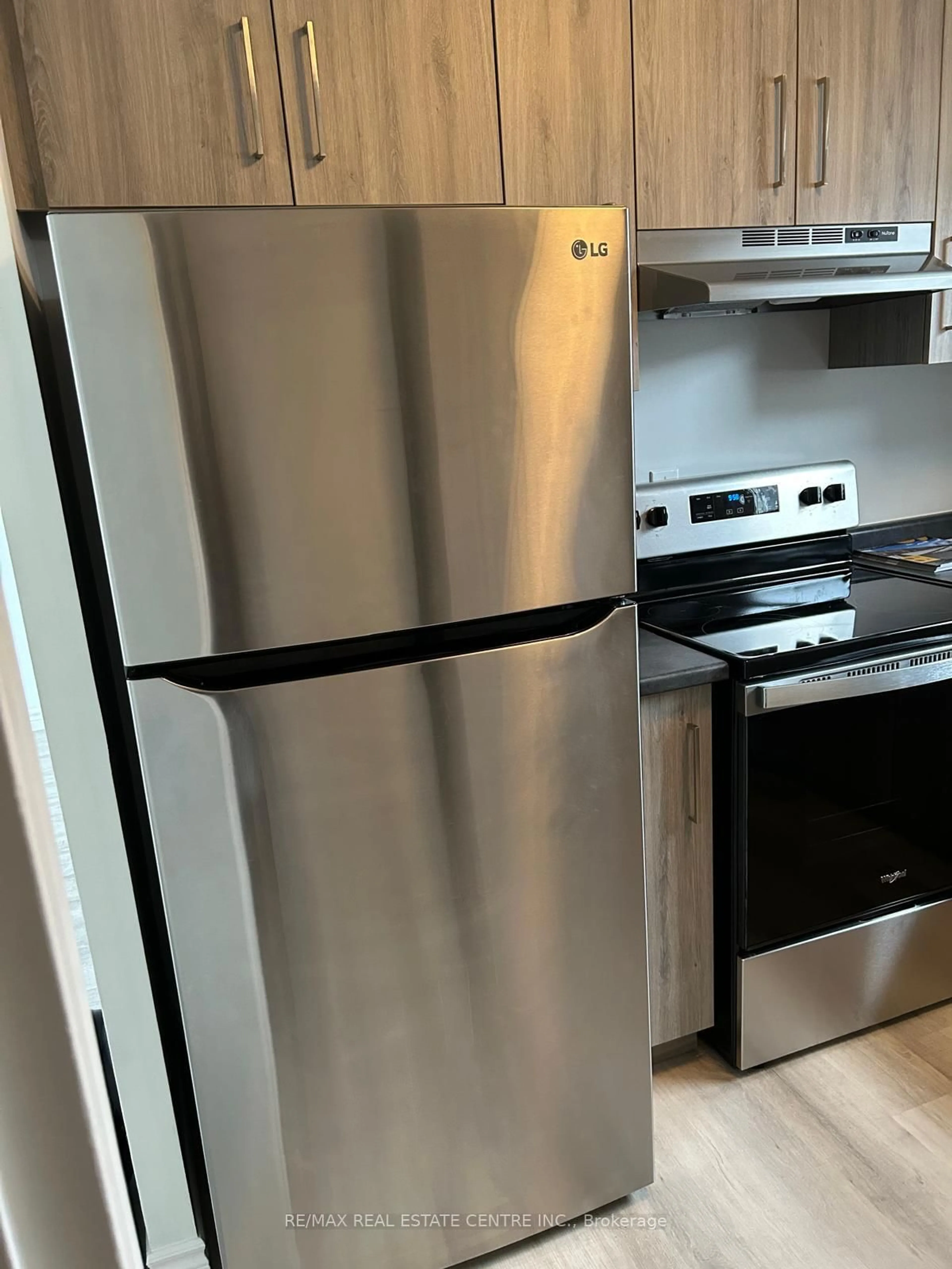 Standard kitchen, unknown for 420 Pioneer Dr #3, Kitchener Ontario N2P 1H6