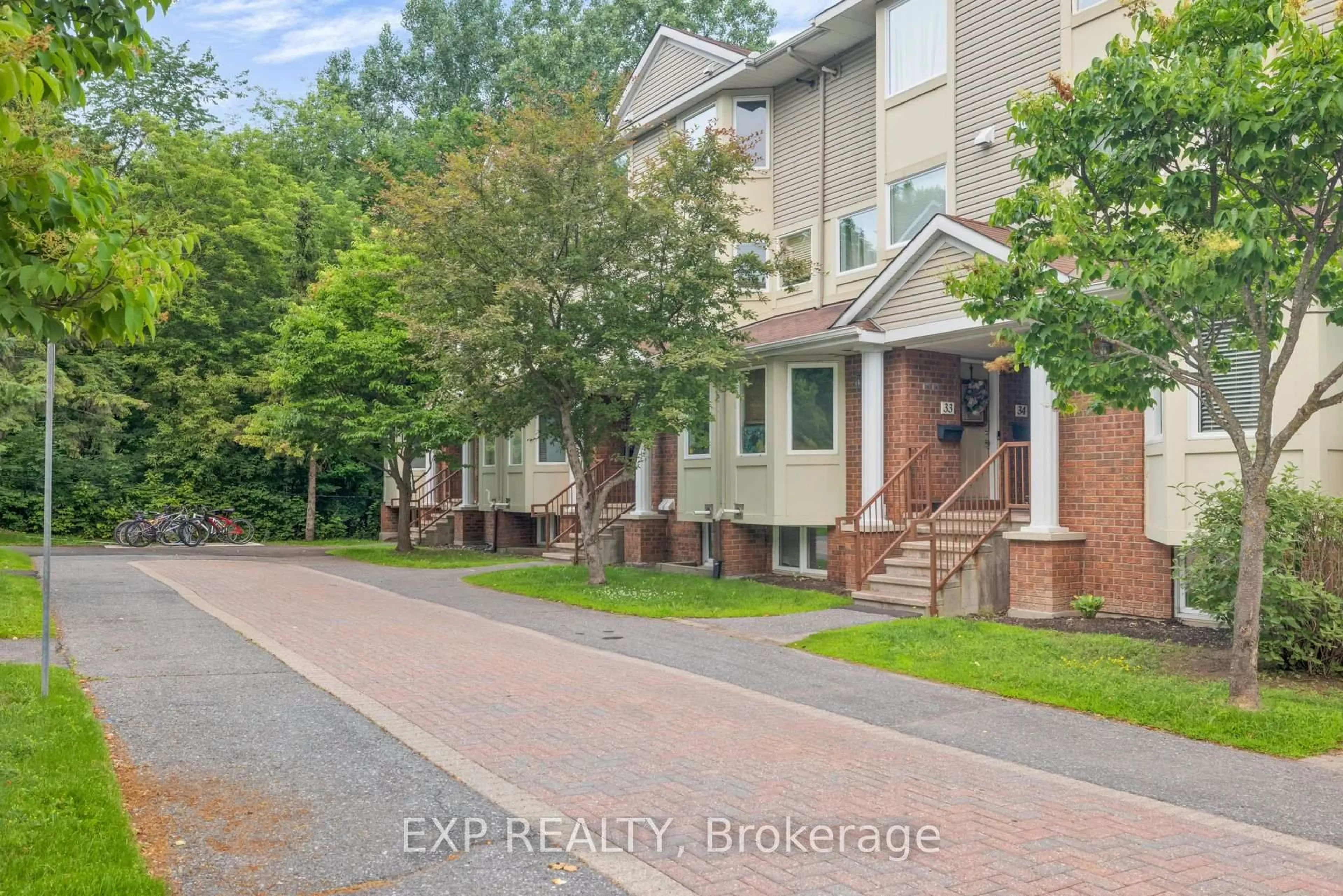 Unknown for 1400 WILDBERRY Crt #30, Ottawa Ontario K1C 7K6
