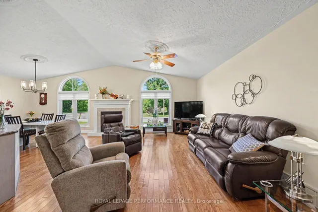 1401 Holy Cross Blvd, Cornwall 5