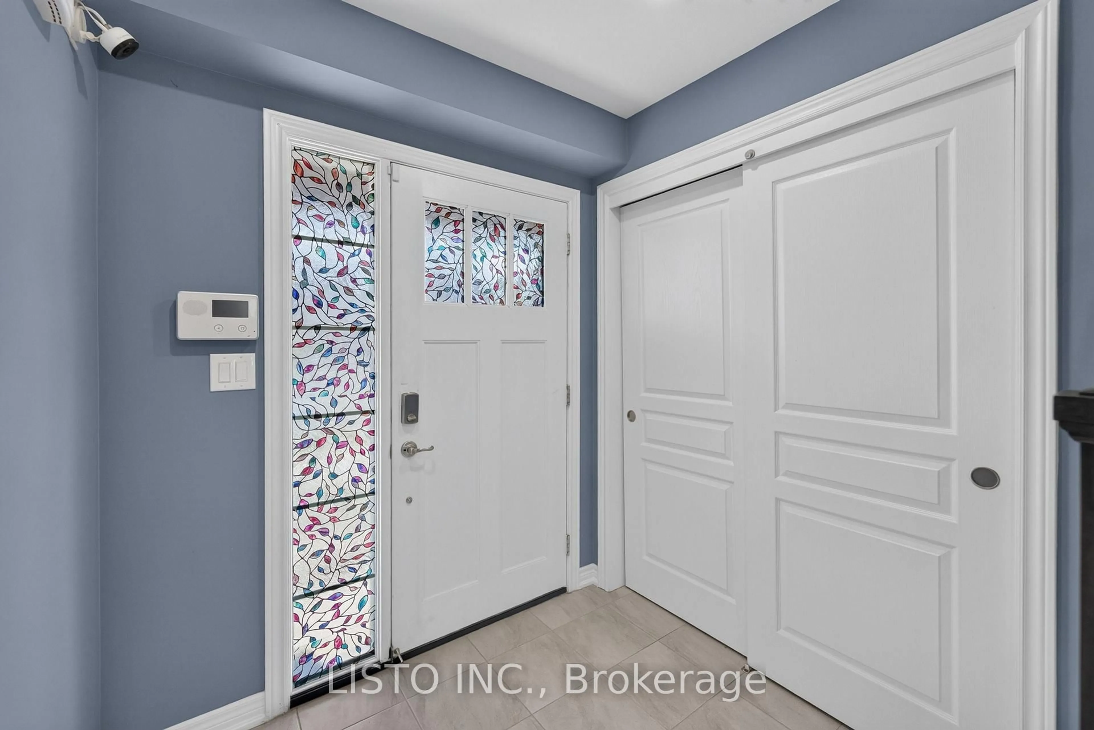 Indoor entryway for 44 Haney Dr, Thorold Ontario L2V 0G5