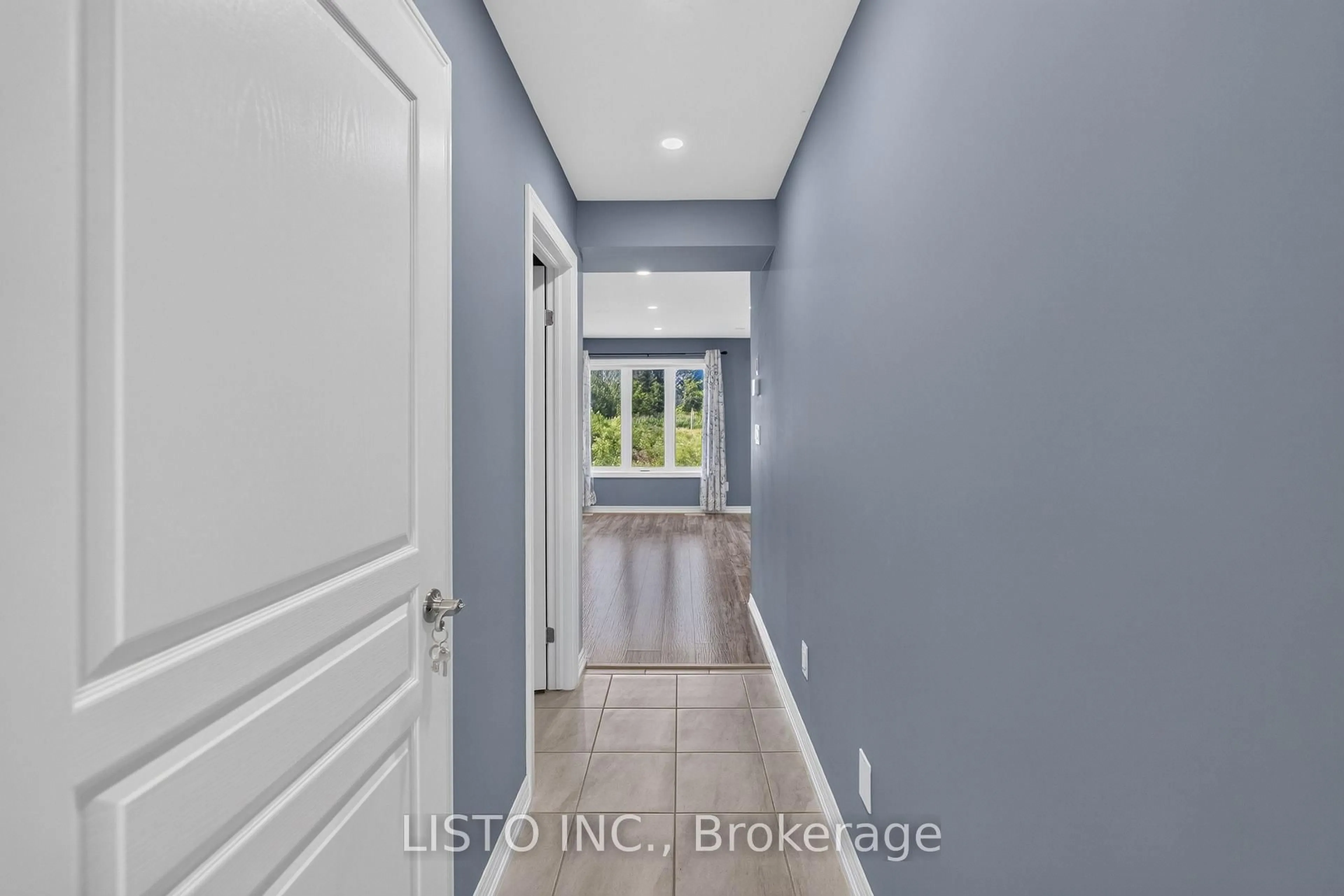 Indoor entryway for 44 Haney Dr, Thorold Ontario L2V 0G5