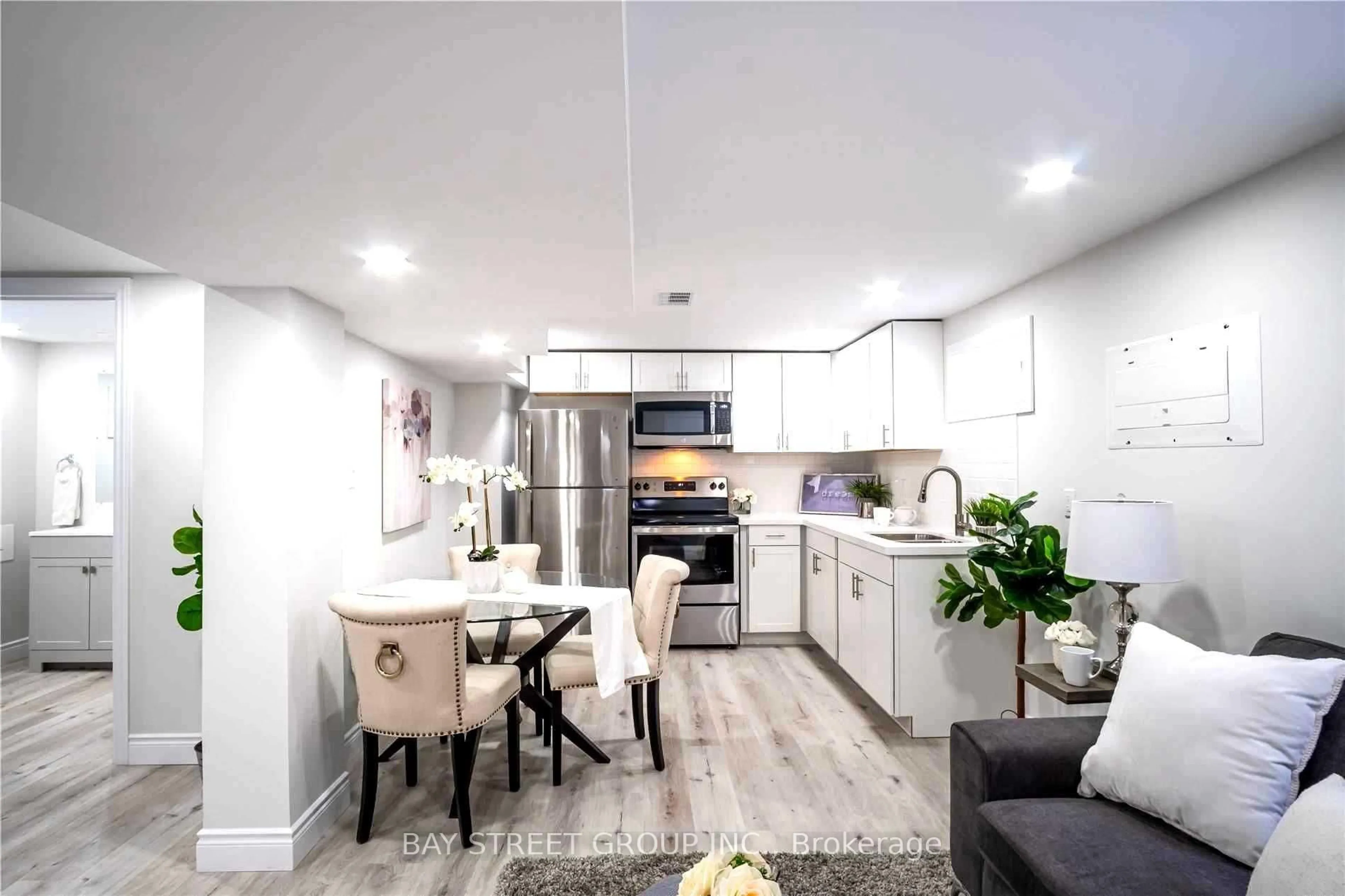 Open concept kitchen, unknown for 351 East 27th St, Hamilton Ontario L8V 3G9