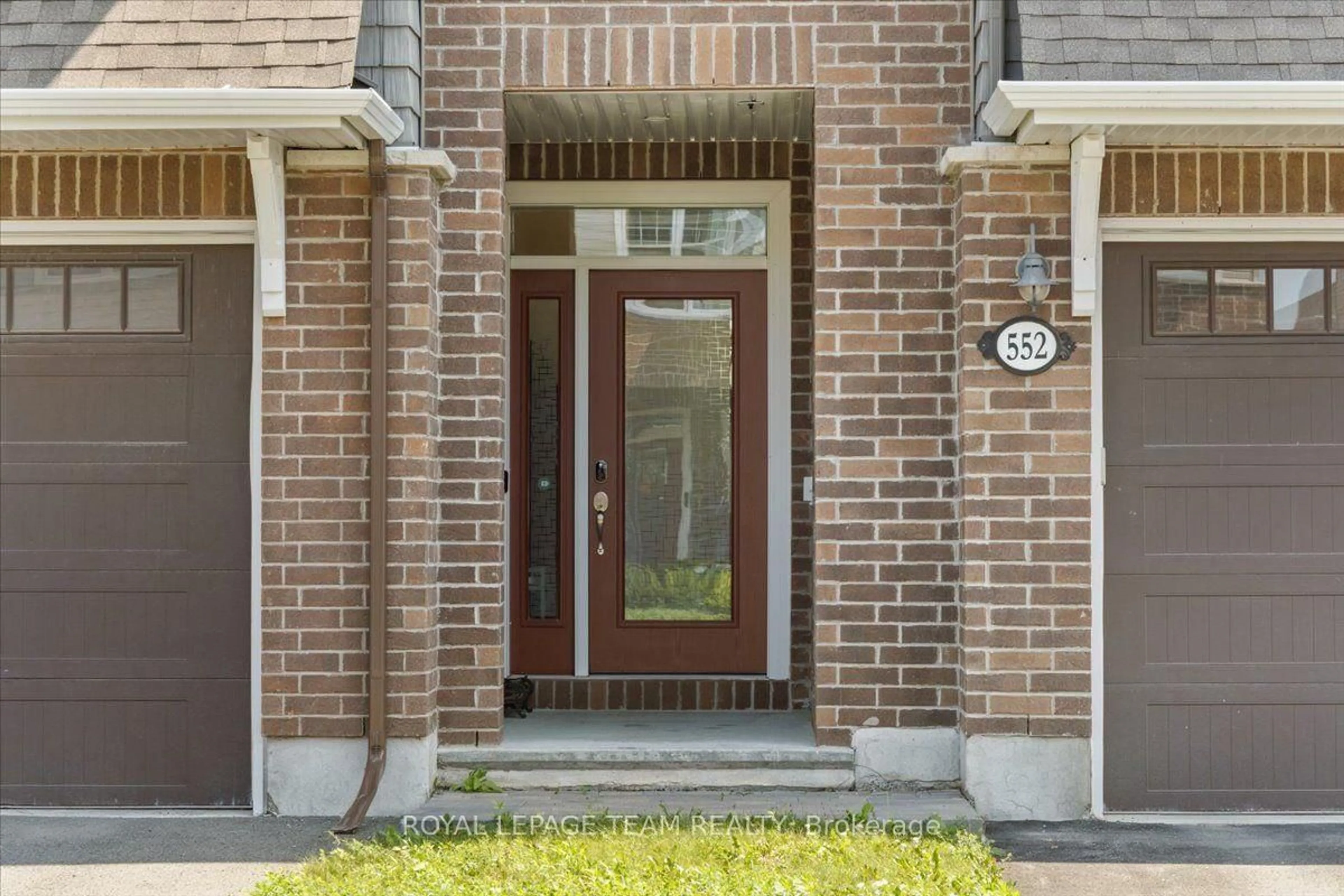 Unknown for 552 Jackdaw Ave, Ottawa Ontario K2J 6N1