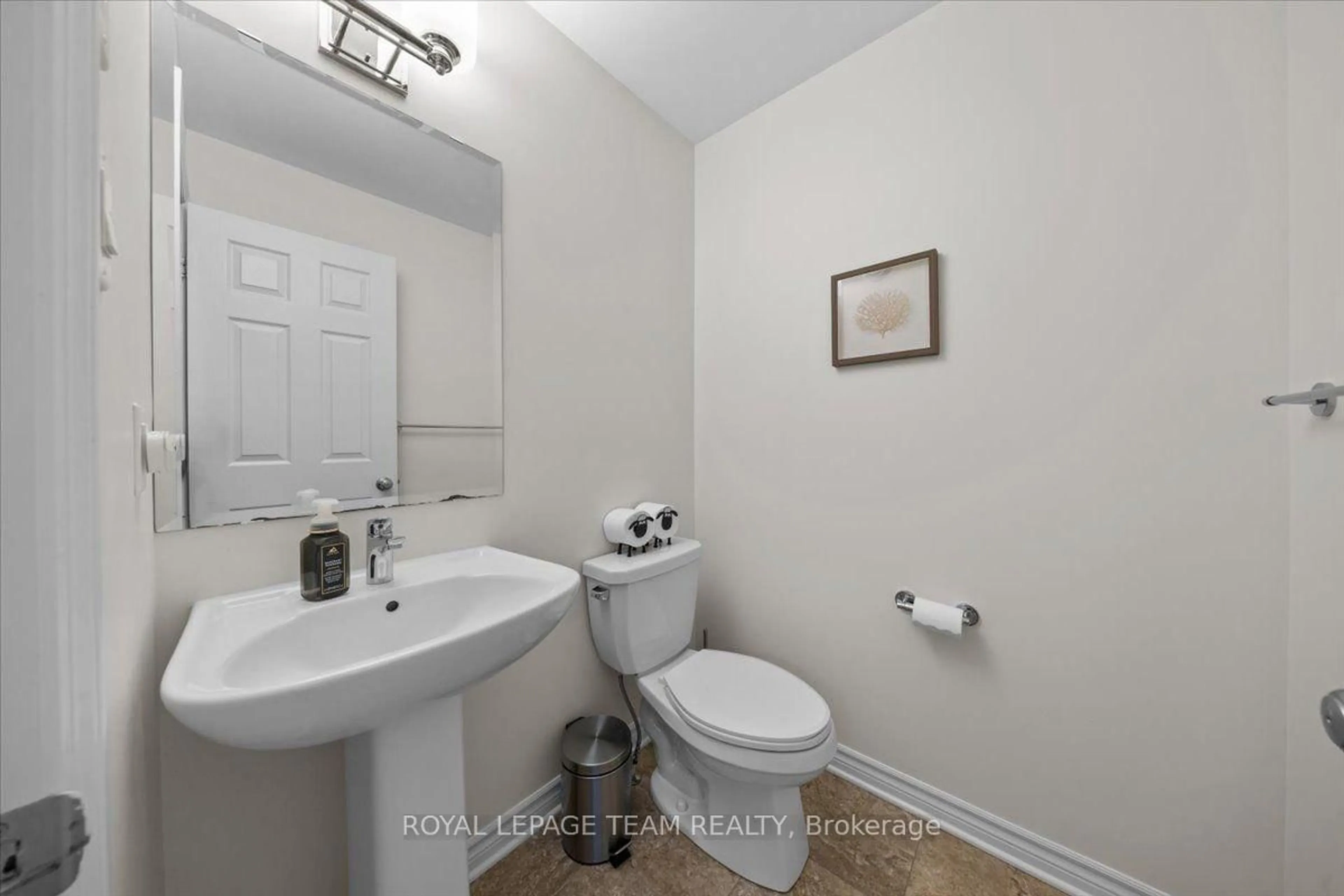 Standard bathroom, unknown for 552 Jackdaw Ave, Ottawa Ontario K2J 6N1