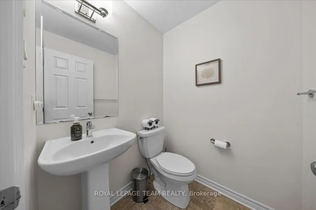 552 Jackdaw Ave, Ottawa 4
