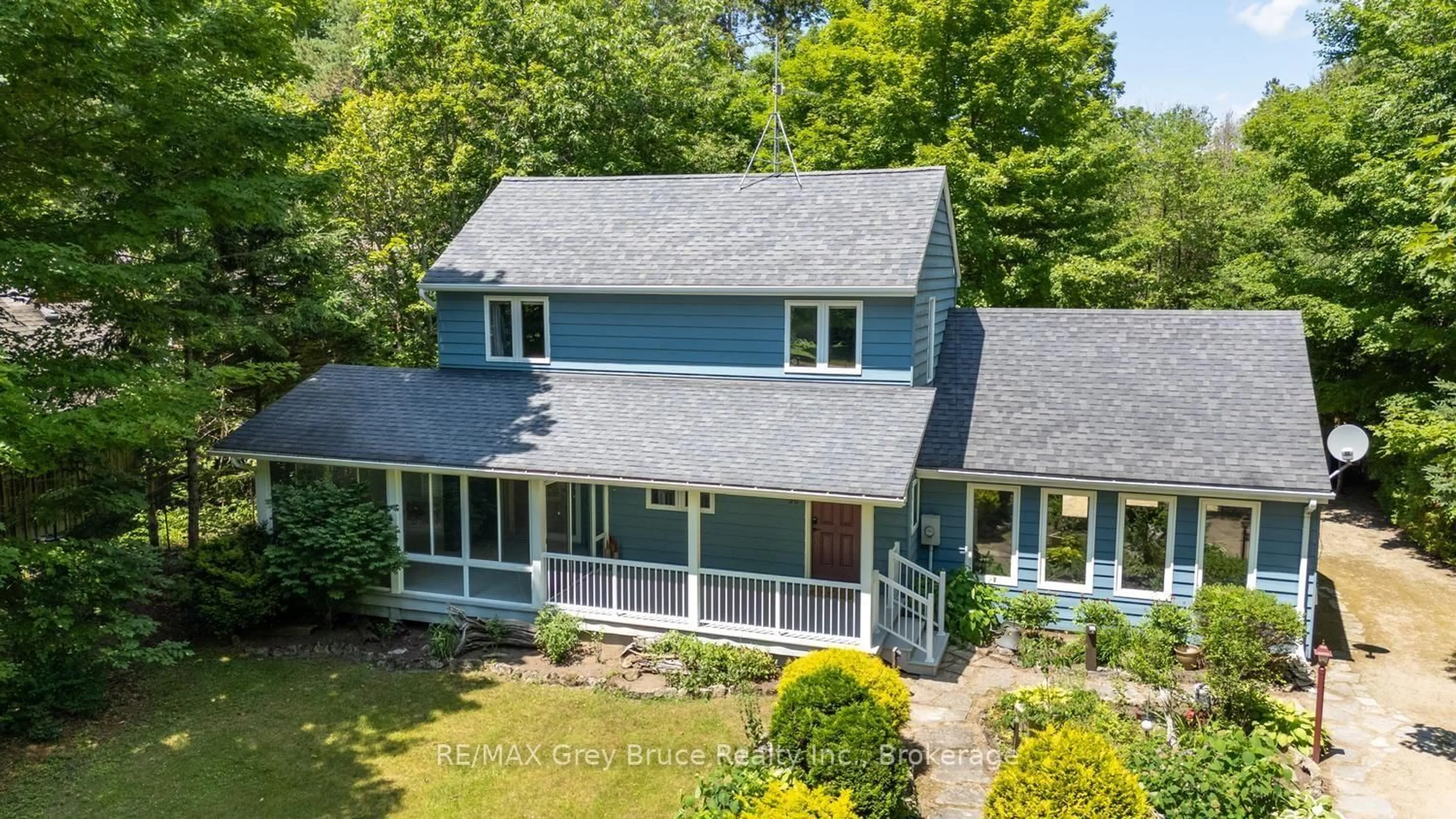 A pic from outside/outdoor area/front of a property/back of a property/a pic from drone, unknown for 30 Riverside Pl, South Bruce Peninsula Ontario N0H 2G0