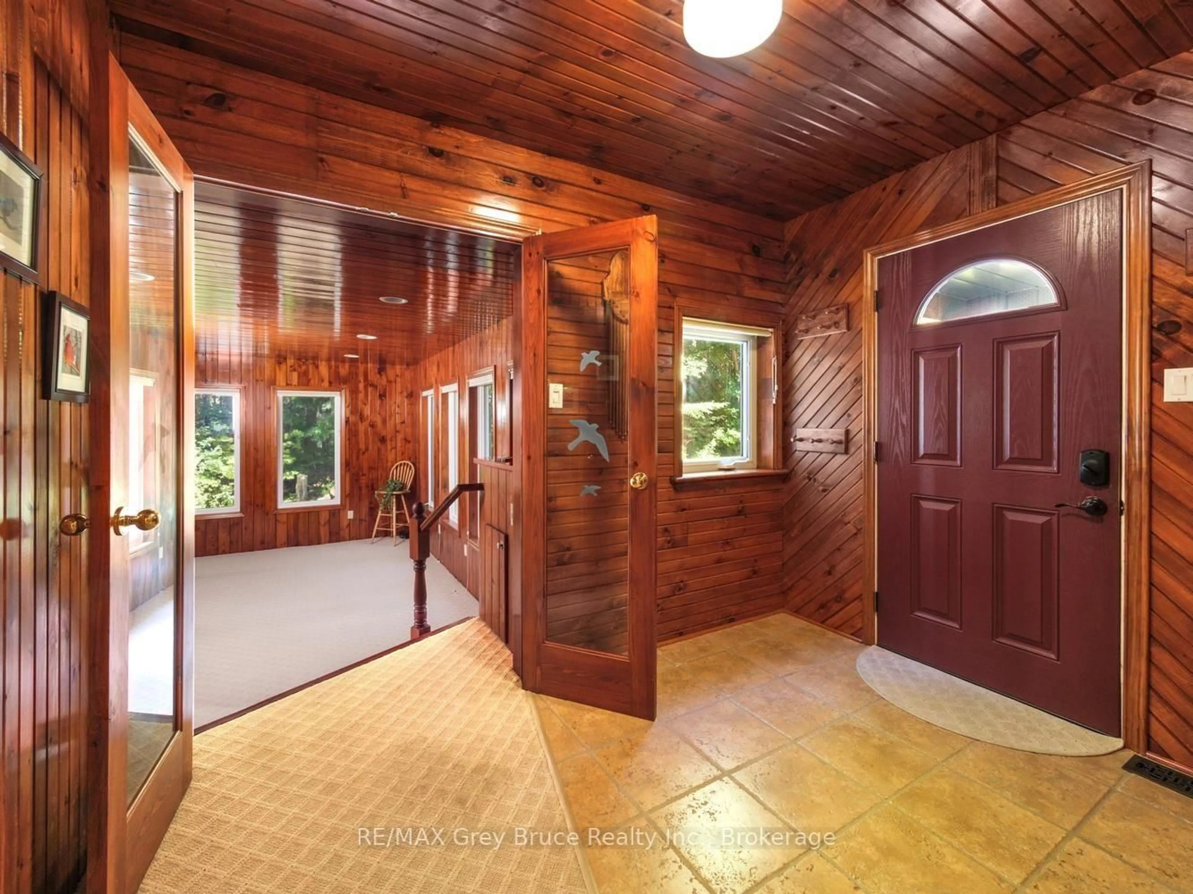 Indoor entryway for 30 Riverside Pl, South Bruce Peninsula Ontario N0H 2G0