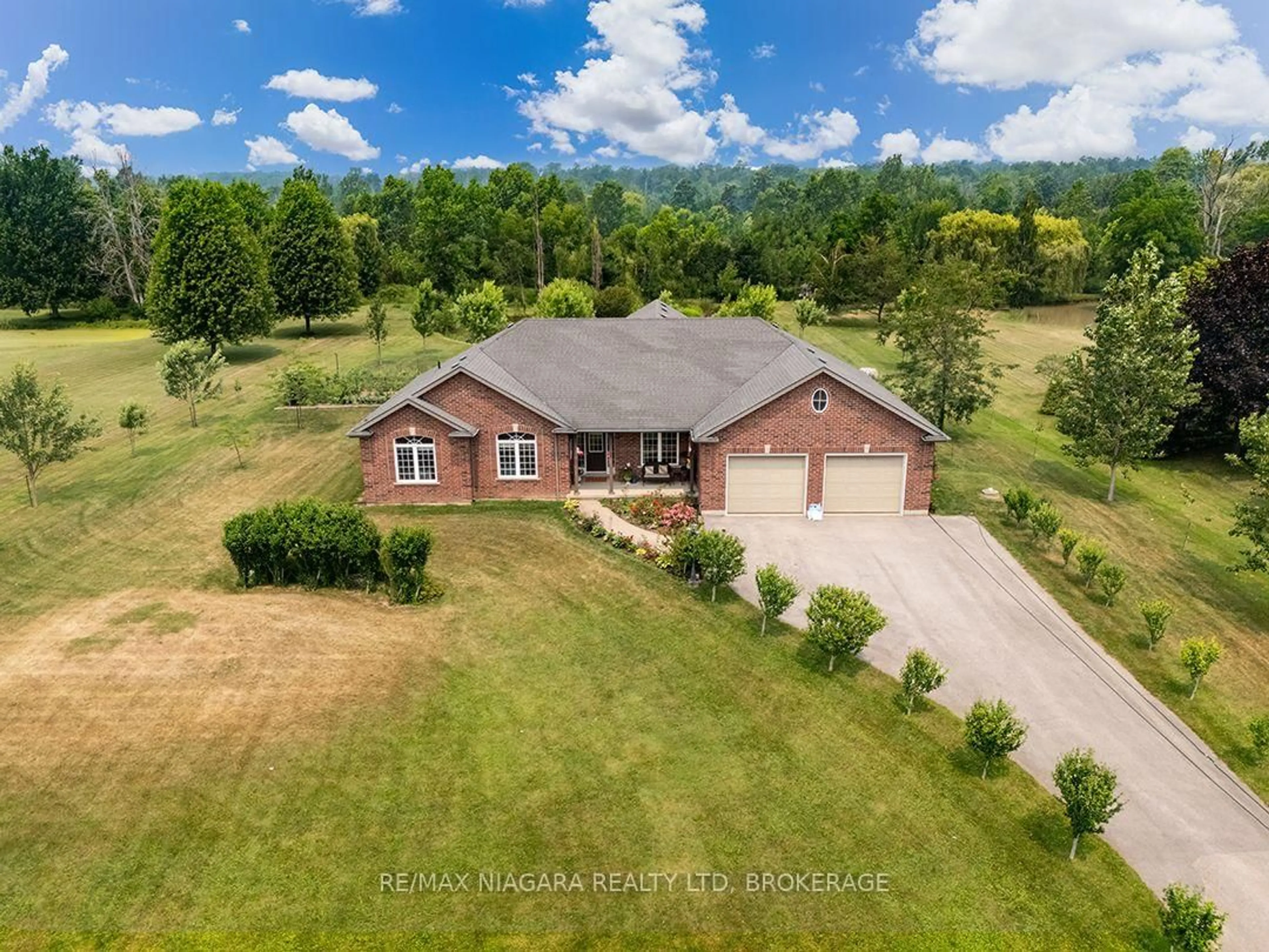 A pic from outside/outdoor area/front of a property/back of a property/a pic from drone, unknown for 11004 Lakeshore Rd, Wainfleet Ontario L3K 5V4
