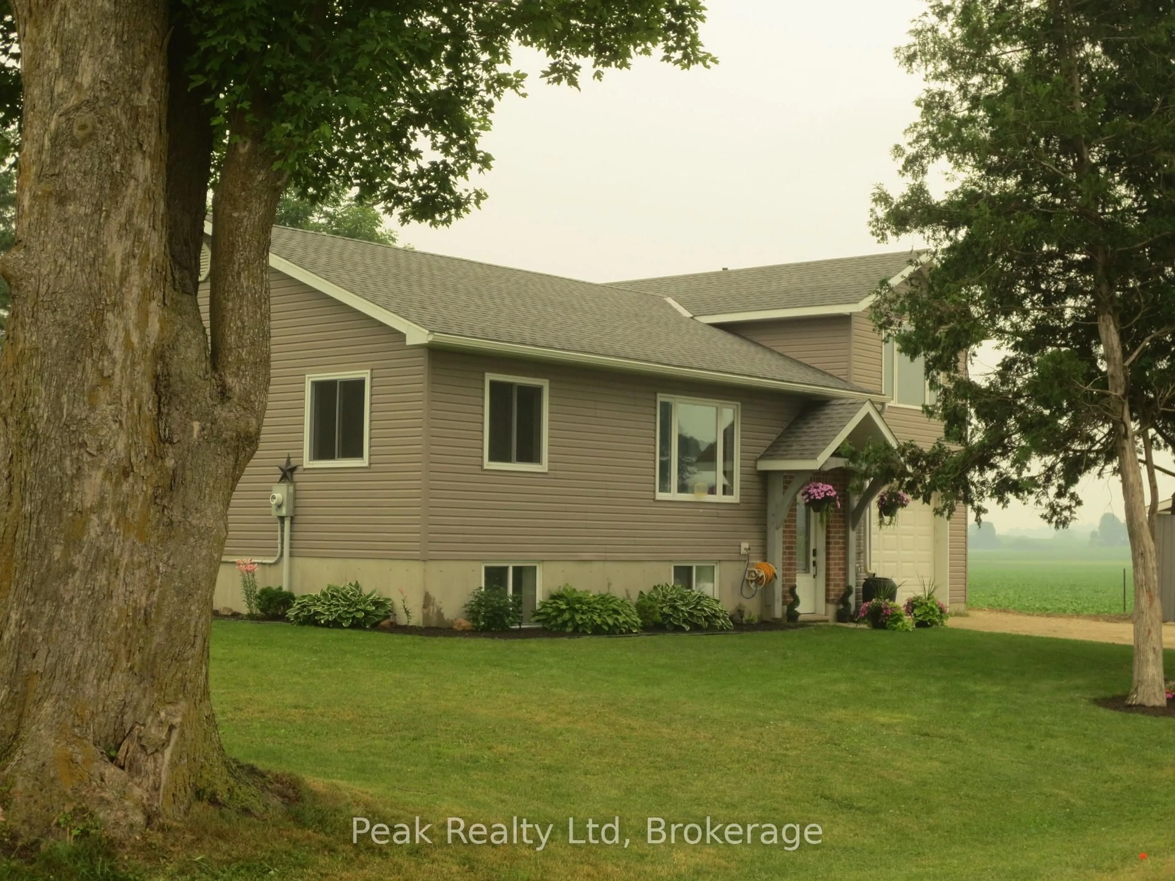 Home with vinyl exterior material, water/lake/river/ocean view for 5773 Highway 23 Highway, Minto Ontario N0G 1Z0