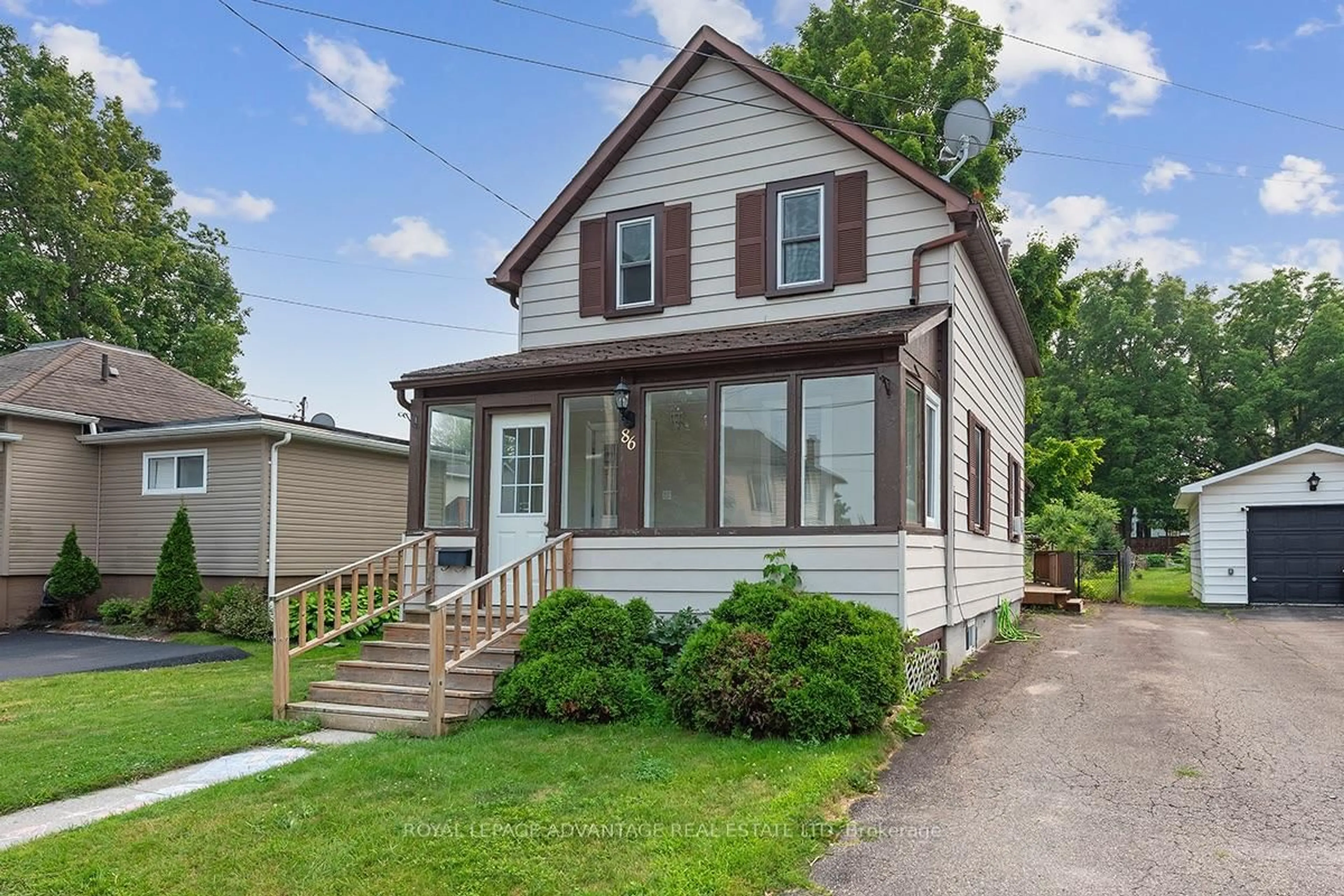 Home with vinyl exterior material, street for 86 Beckwith St, Perth Ontario K7H 1C4