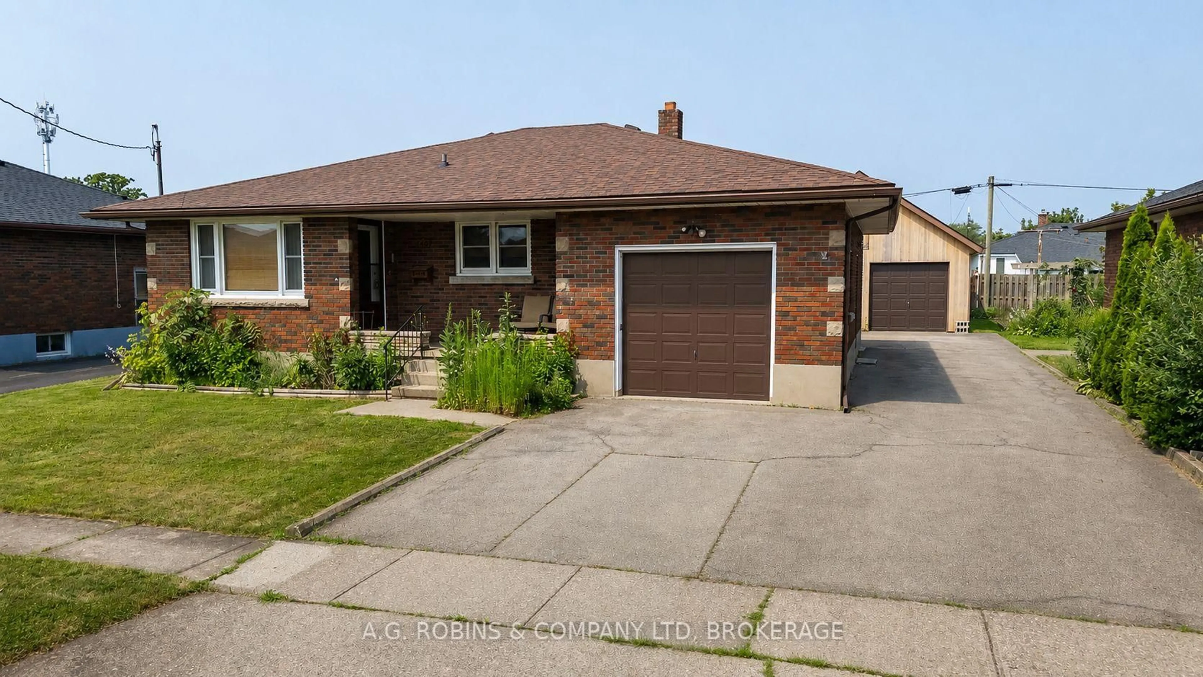 Home with brick exterior material, street for 140 Classic Ave, Welland Ontario L3B 1P7