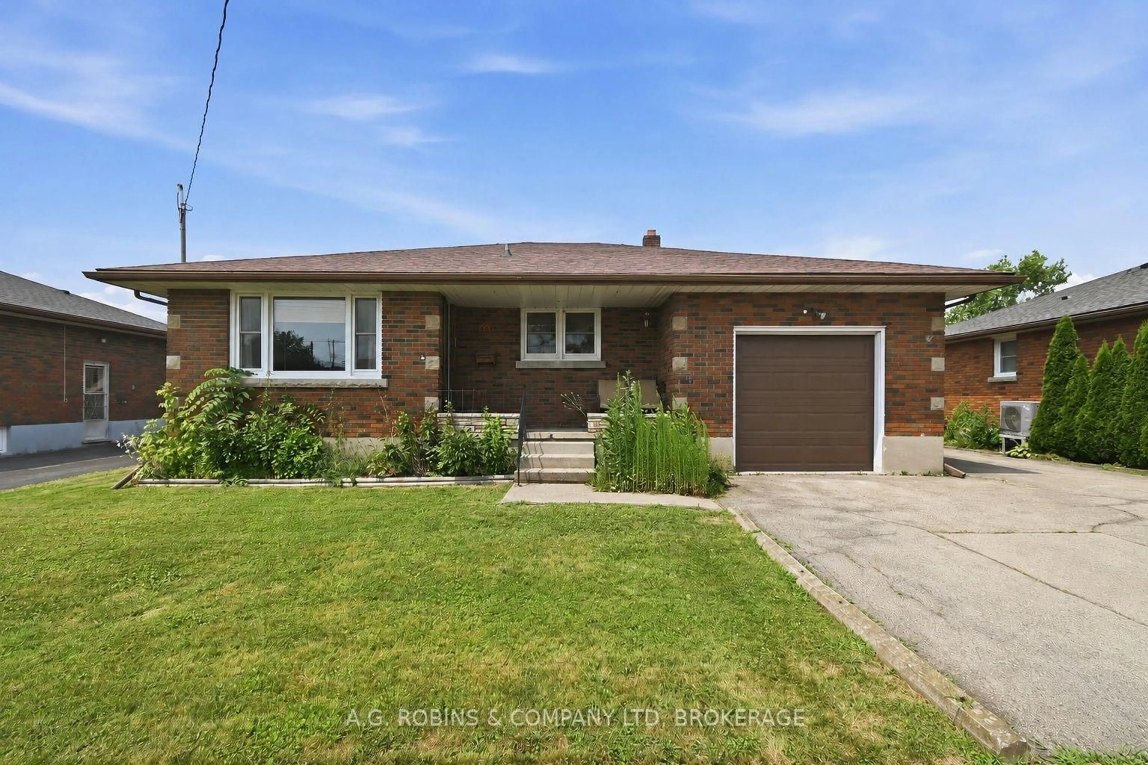 Home with brick exterior material, street for 140 Classic Ave, Welland Ontario L3B 1P7