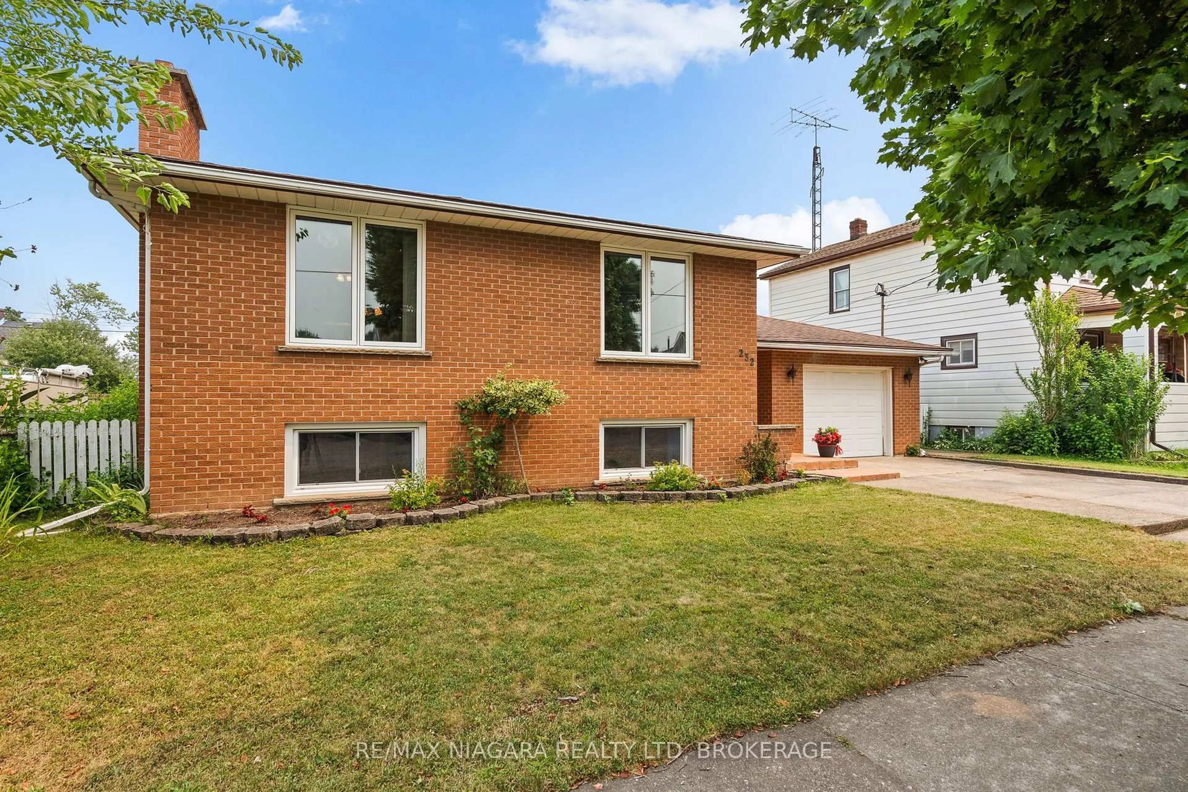 Home with brick exterior material, street for 232 Wallace Ave, Welland Ontario L3B 1R6