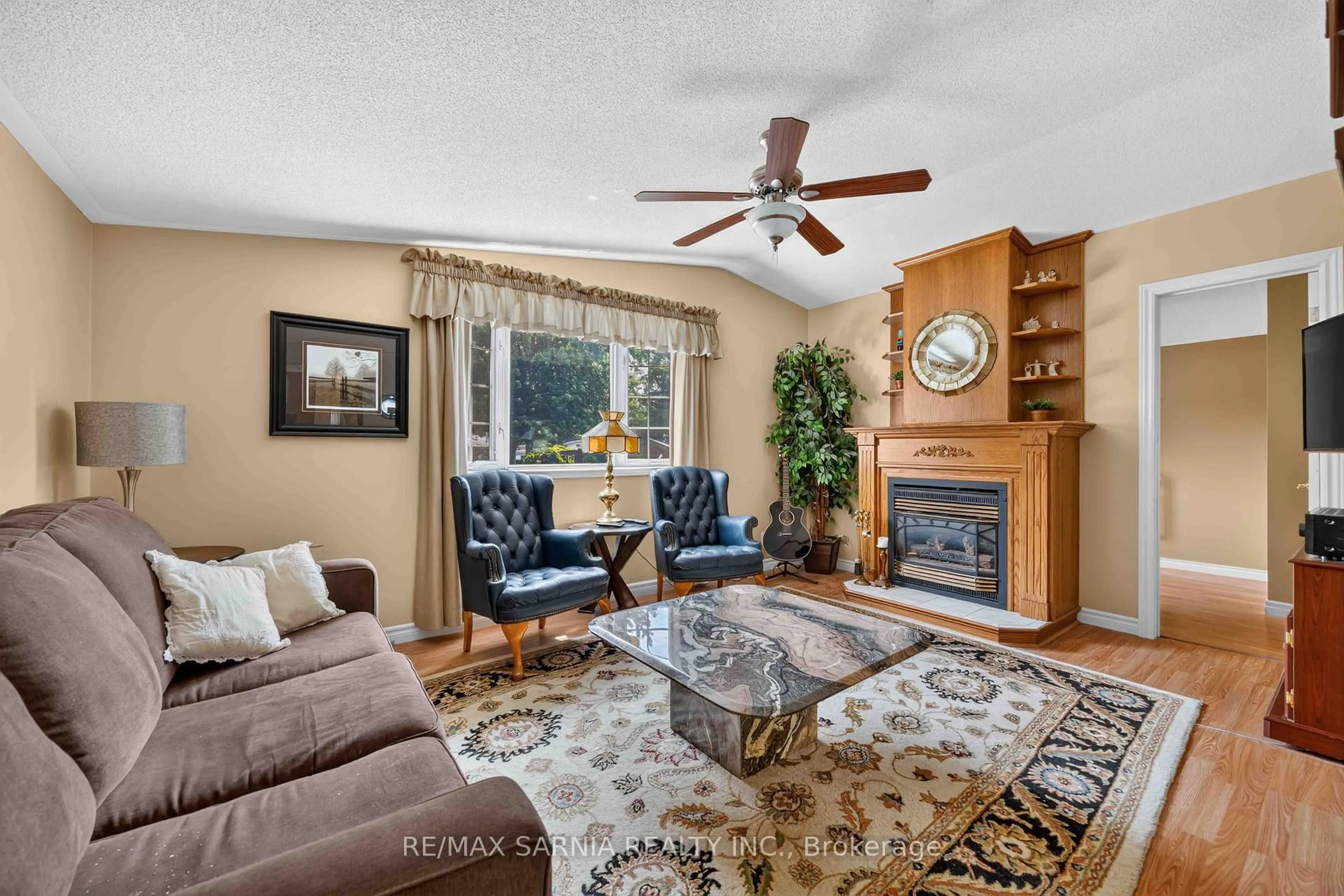 Living room with furniture, unknown for 4895 Lakeshore Rd #A91, Plympton-Wyoming Ontario N0N 1J6
