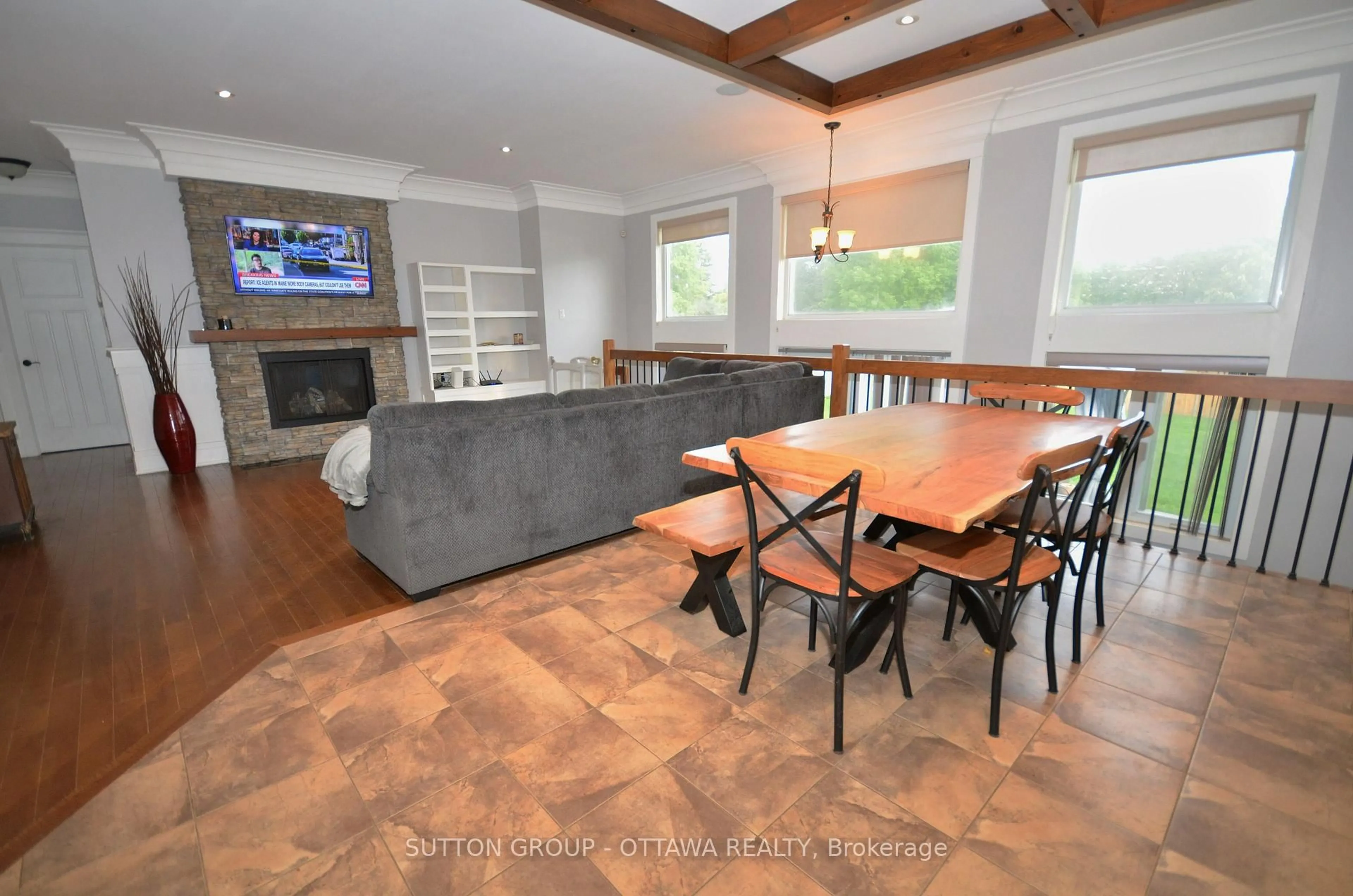 Open concept kitchen, unknown for 588 Russell Rd, Clarence-Rockland Ontario K0A 2A0