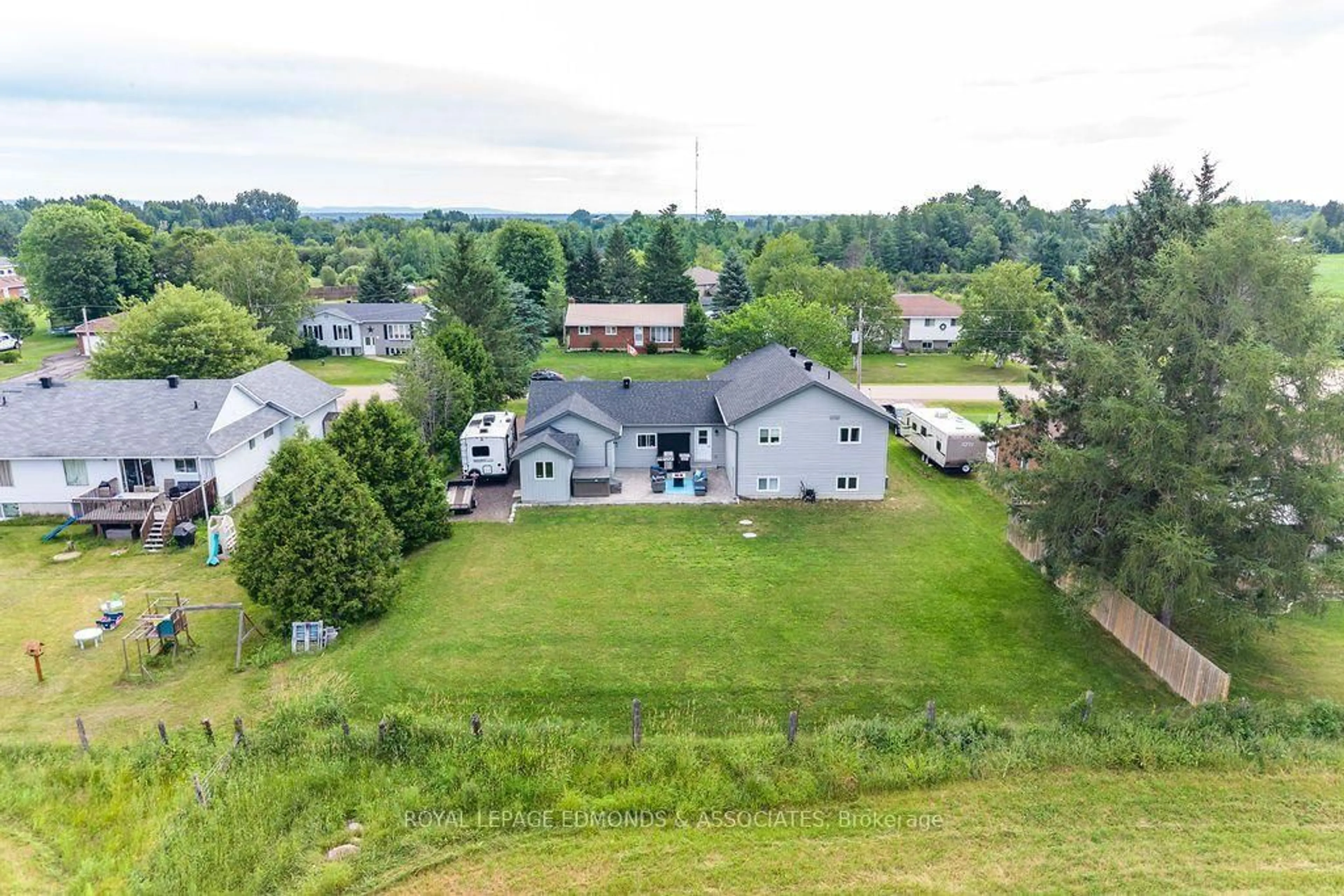 A pic from outside/outdoor area/front of a property/back of a property/a pic from drone, mountain view for 28 Carol St, Pembroke Ontario K8A 6W6