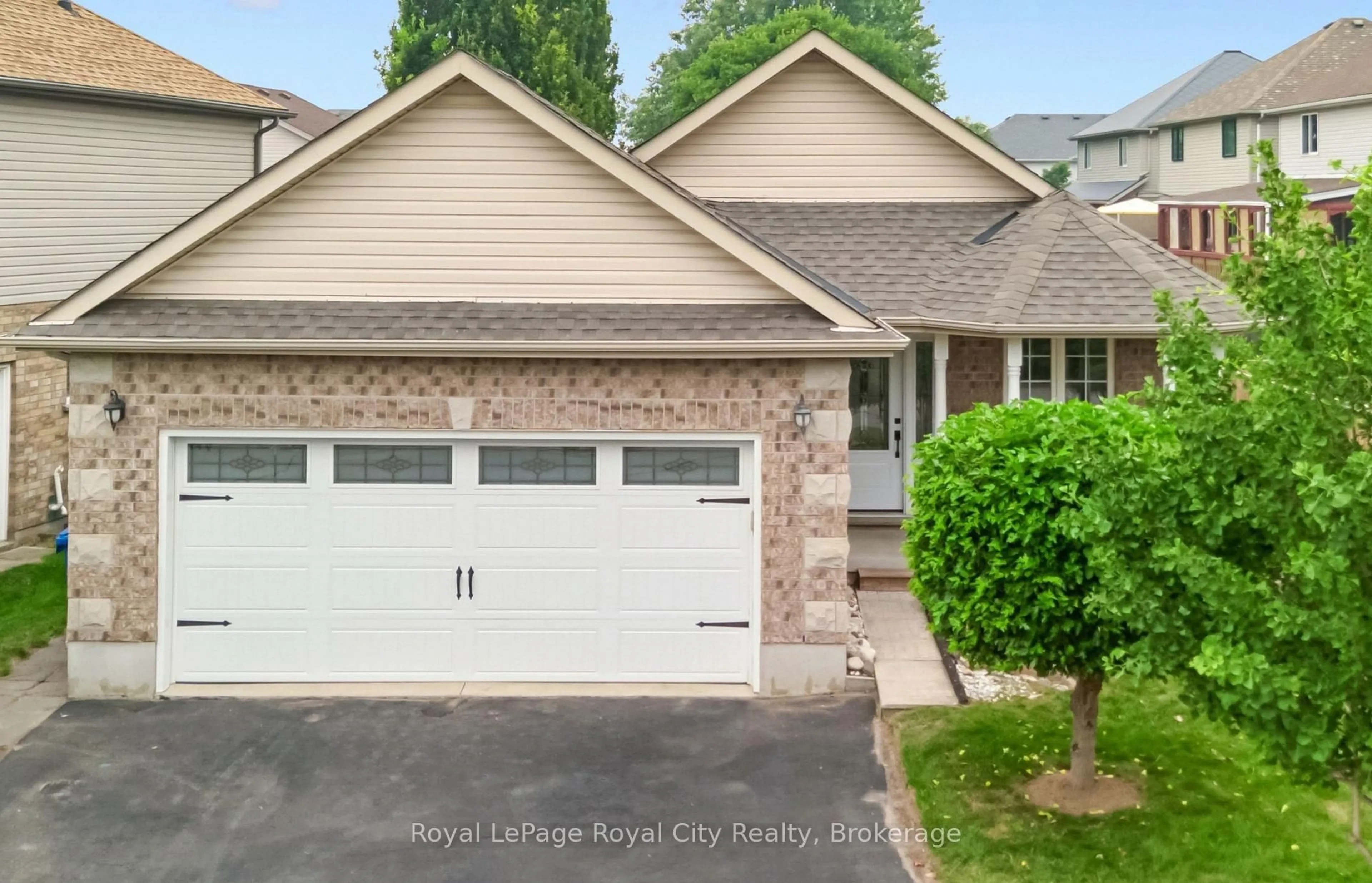A pic from outside/outdoor area/front of a property/back of a property/a pic from drone, street for 3 Marigold Dr, Guelph Ontario N1C 1G7