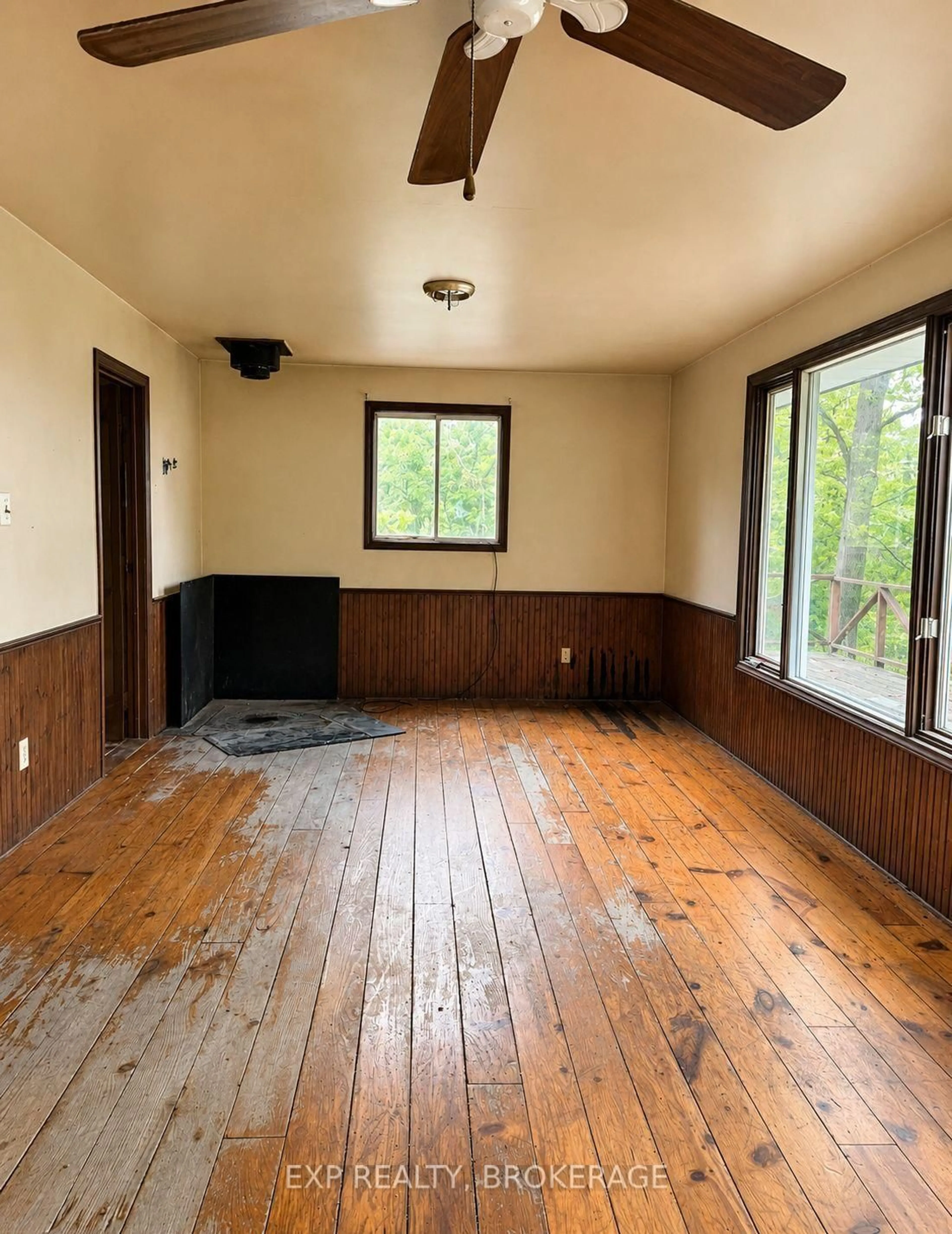 A pic of a room for 1966 Cross Rd, Maberly Ontario K0H 2B0