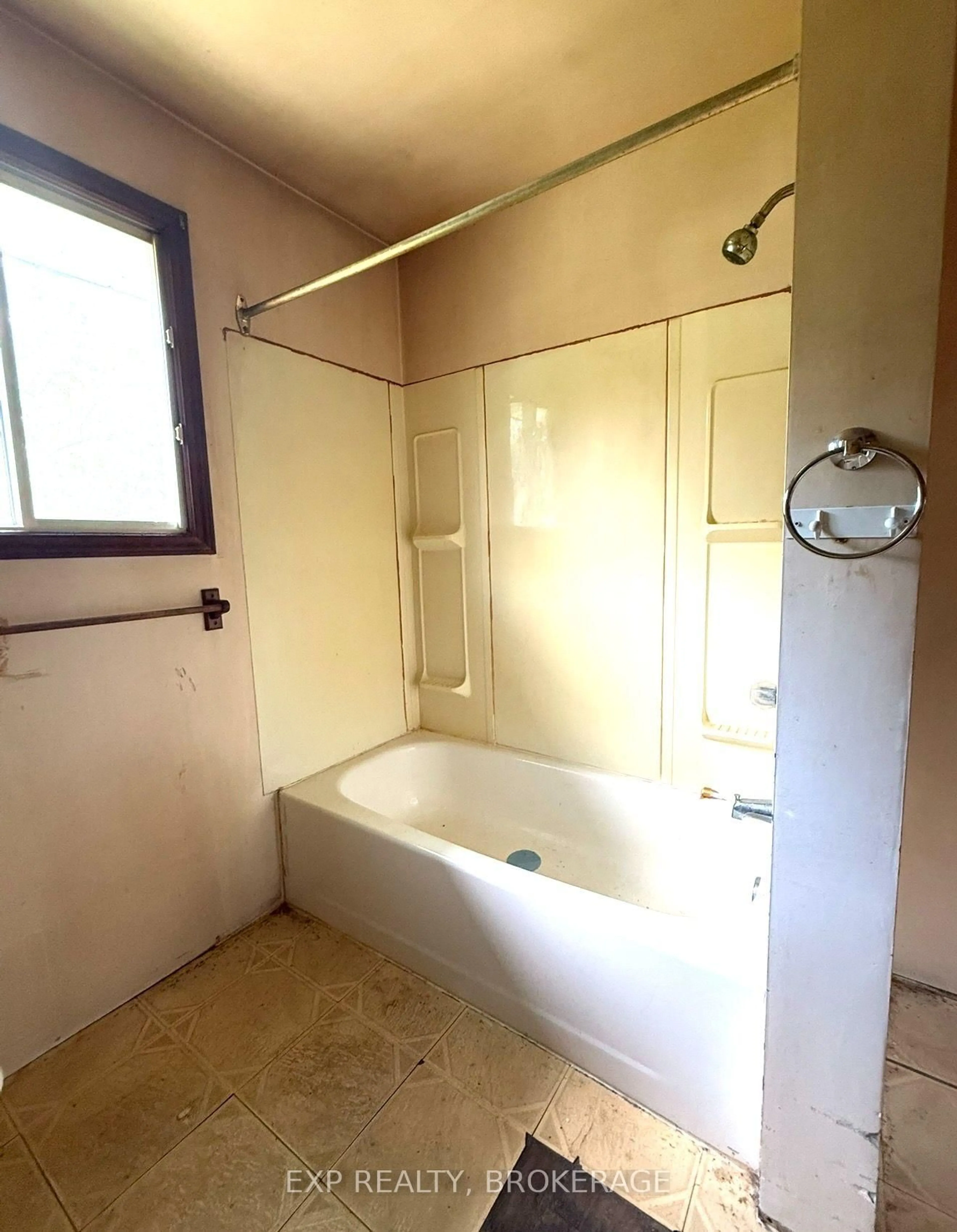 Standard bathroom, unknown for 1966 Cross Rd, Maberly Ontario K0H 2B0