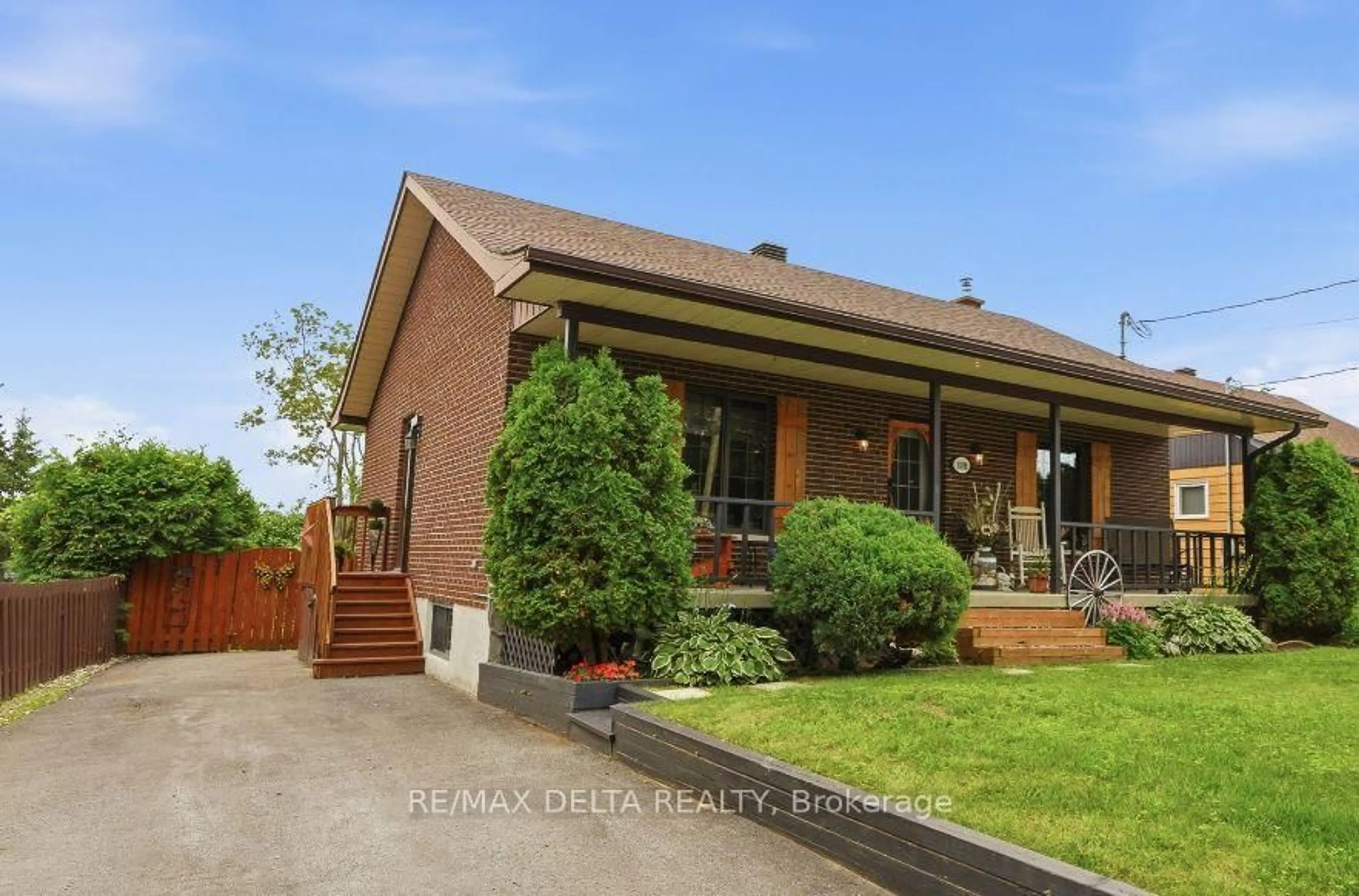 Home with brick exterior material, street for 1991 Woods St, Clarence-Rockland Ontario K4K 1H7