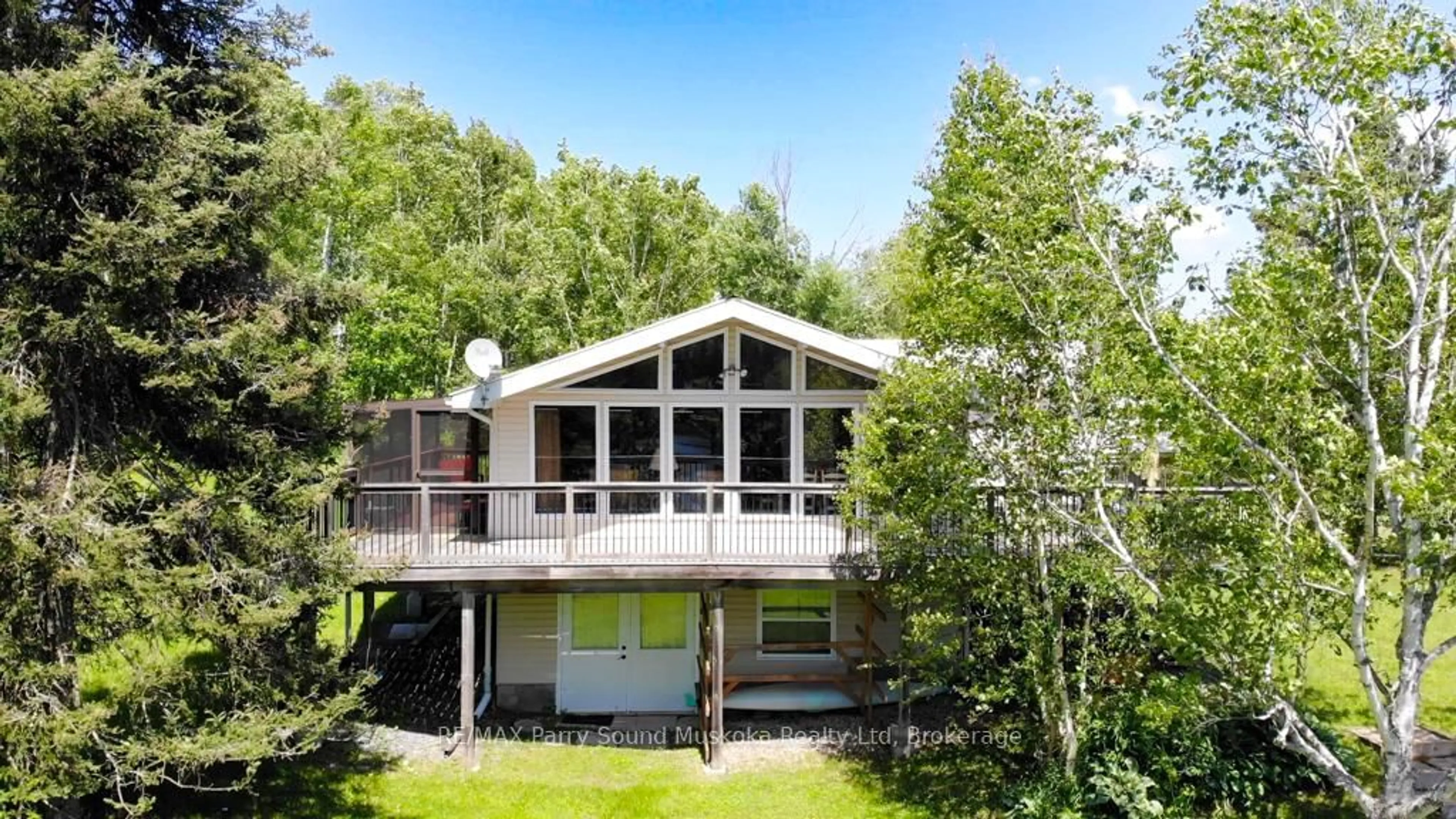 A pic from outside/outdoor area/front of a property/back of a property/a pic from drone, unknown for 3 Magnet Rd, Magnetawan Ontario P0A 1P0