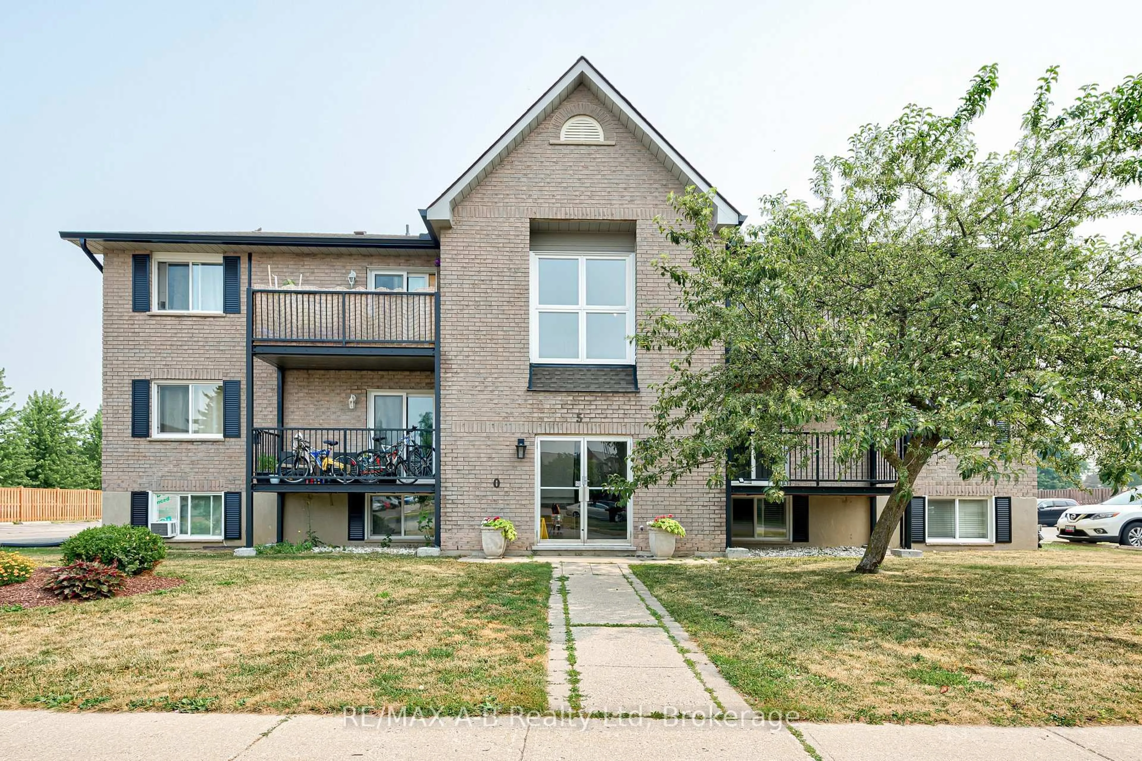 Unknown for 50 Campbell Crt #106, Stratford Ontario N5A 7T6