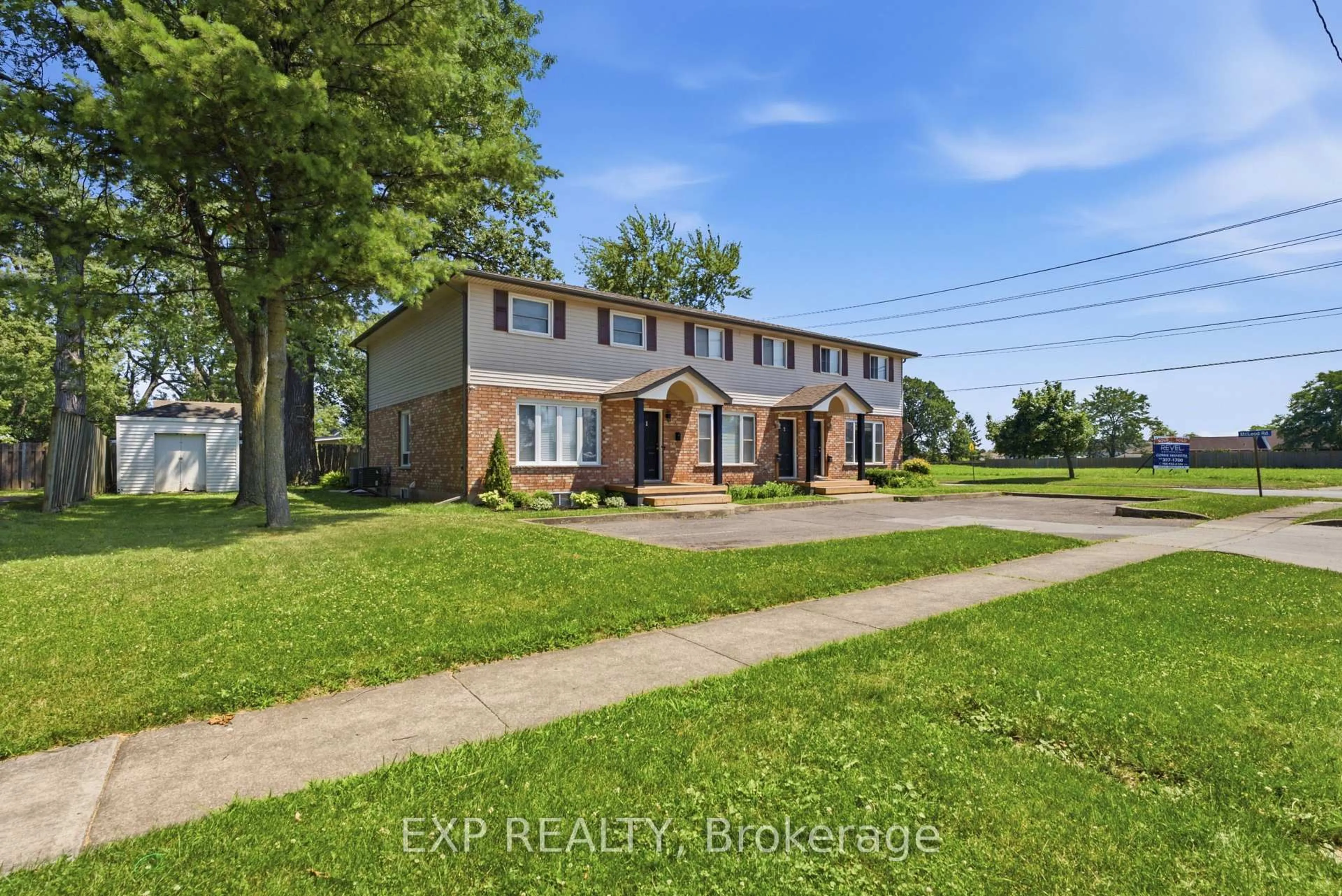 A pic from outside/outdoor area/front of a property/back of a property/a pic from drone, street for 7226 Alex Ave, Niagara Falls Ontario L2G 7K4