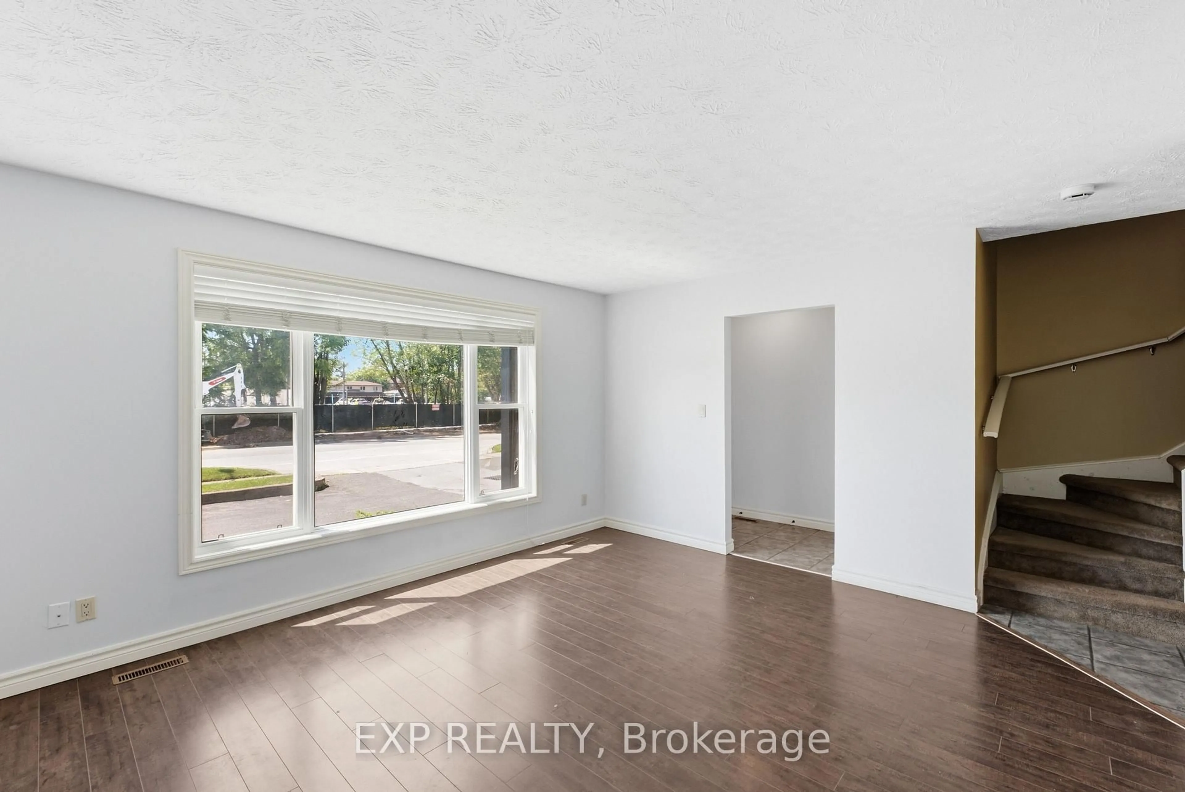 A pic of a room for 7226 Alex Ave, Niagara Falls Ontario L2G 7K4