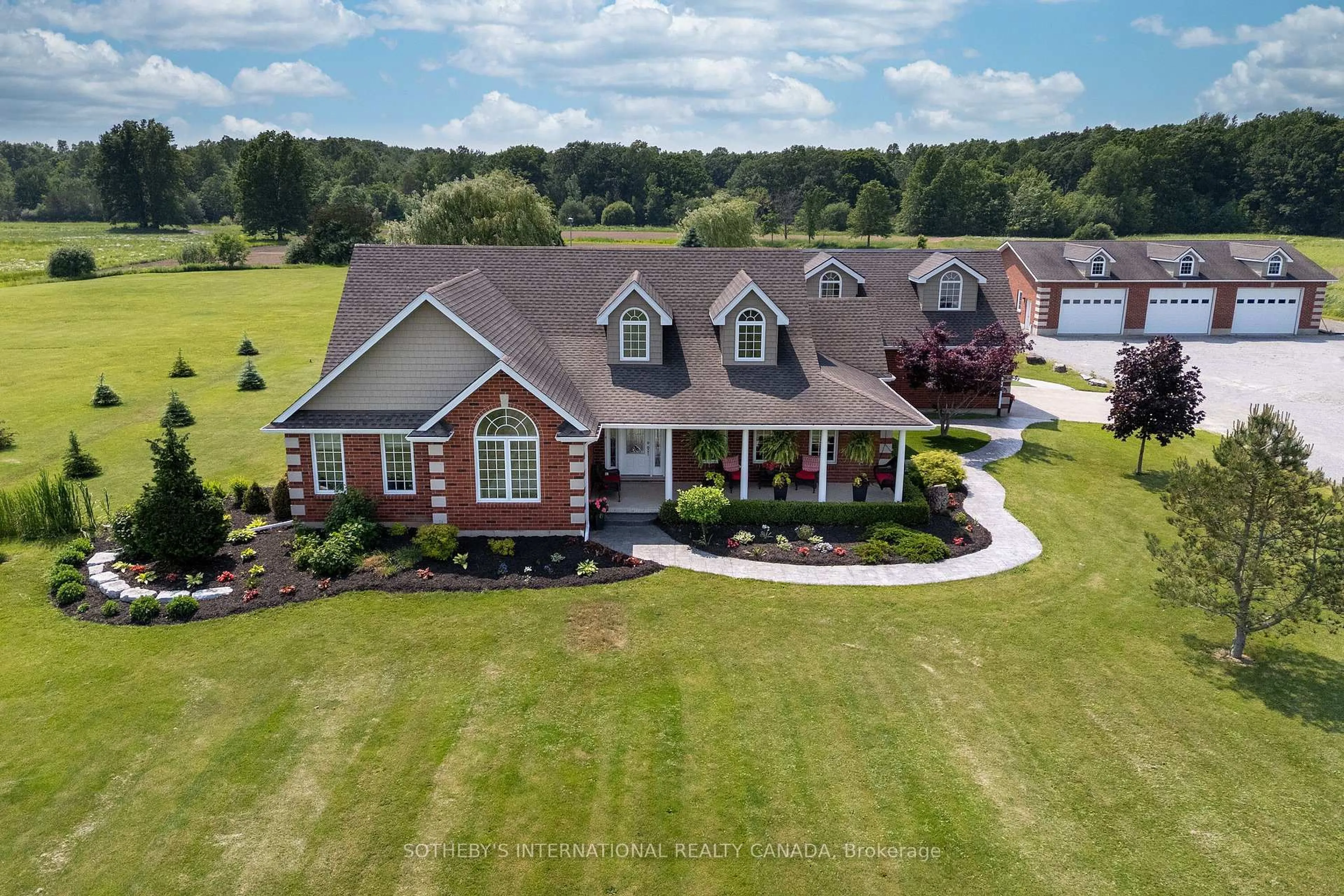 A pic from outside/outdoor area/front of a property/back of a property/a pic from drone, water/lake/river/ocean view for 551 Darby Rd, Welland Ontario L0S 1K0