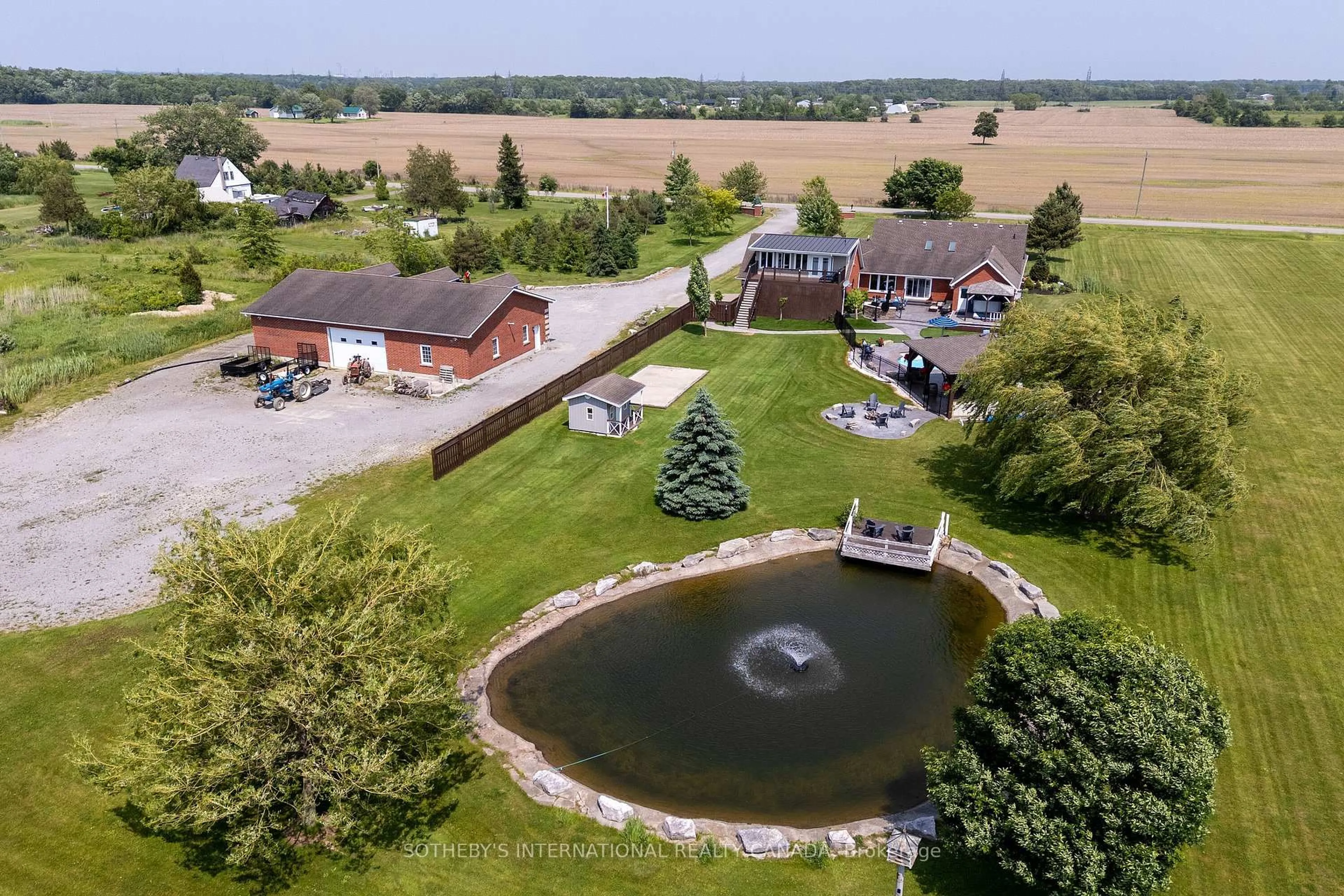 A pic from outside/outdoor area/front of a property/back of a property/a pic from drone, water/lake/river/ocean view for 551 Darby Rd, Welland Ontario L0S 1K0