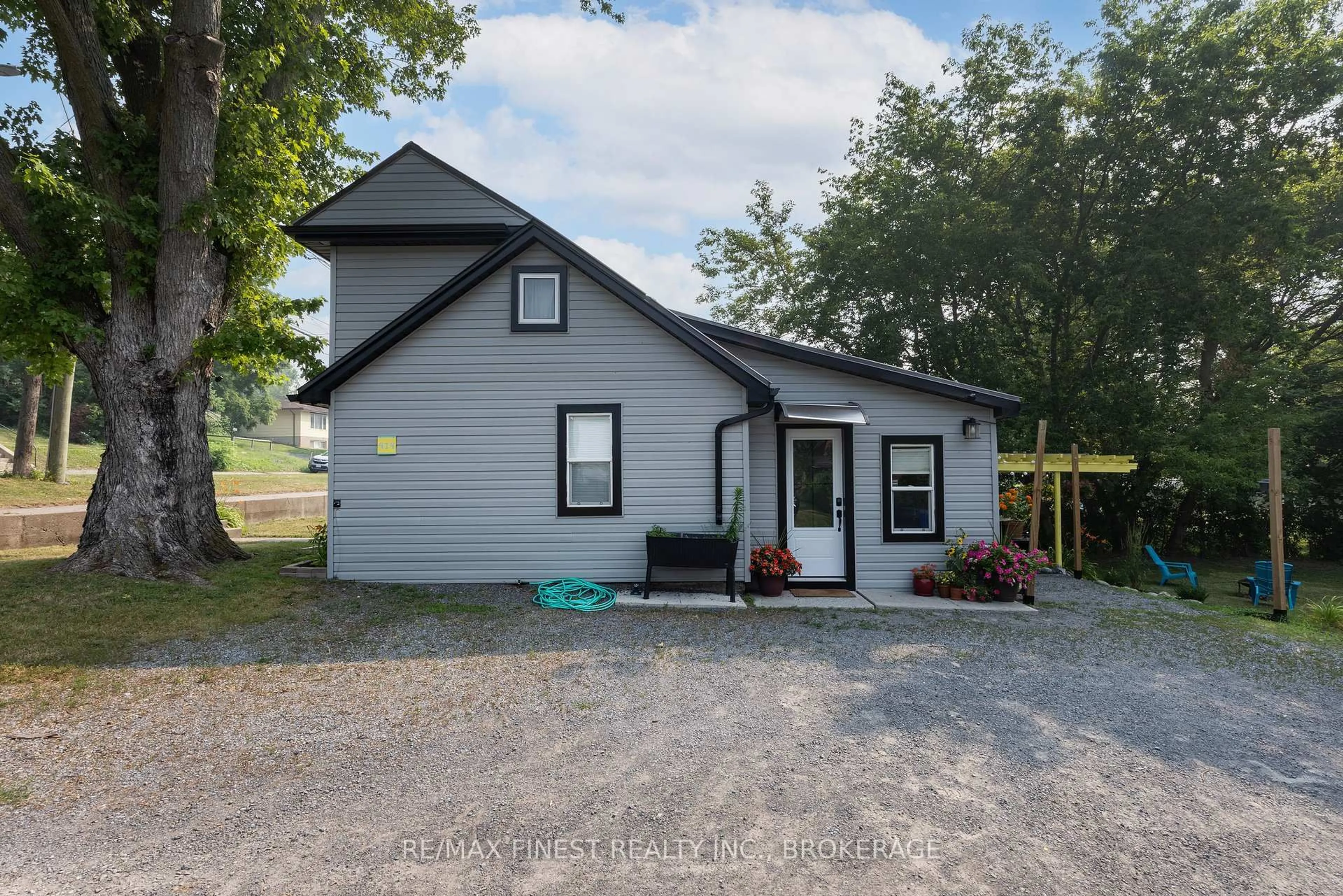 Home with vinyl exterior material, street for 414 Dundas St, Deseronto Ontario K0K 1X0