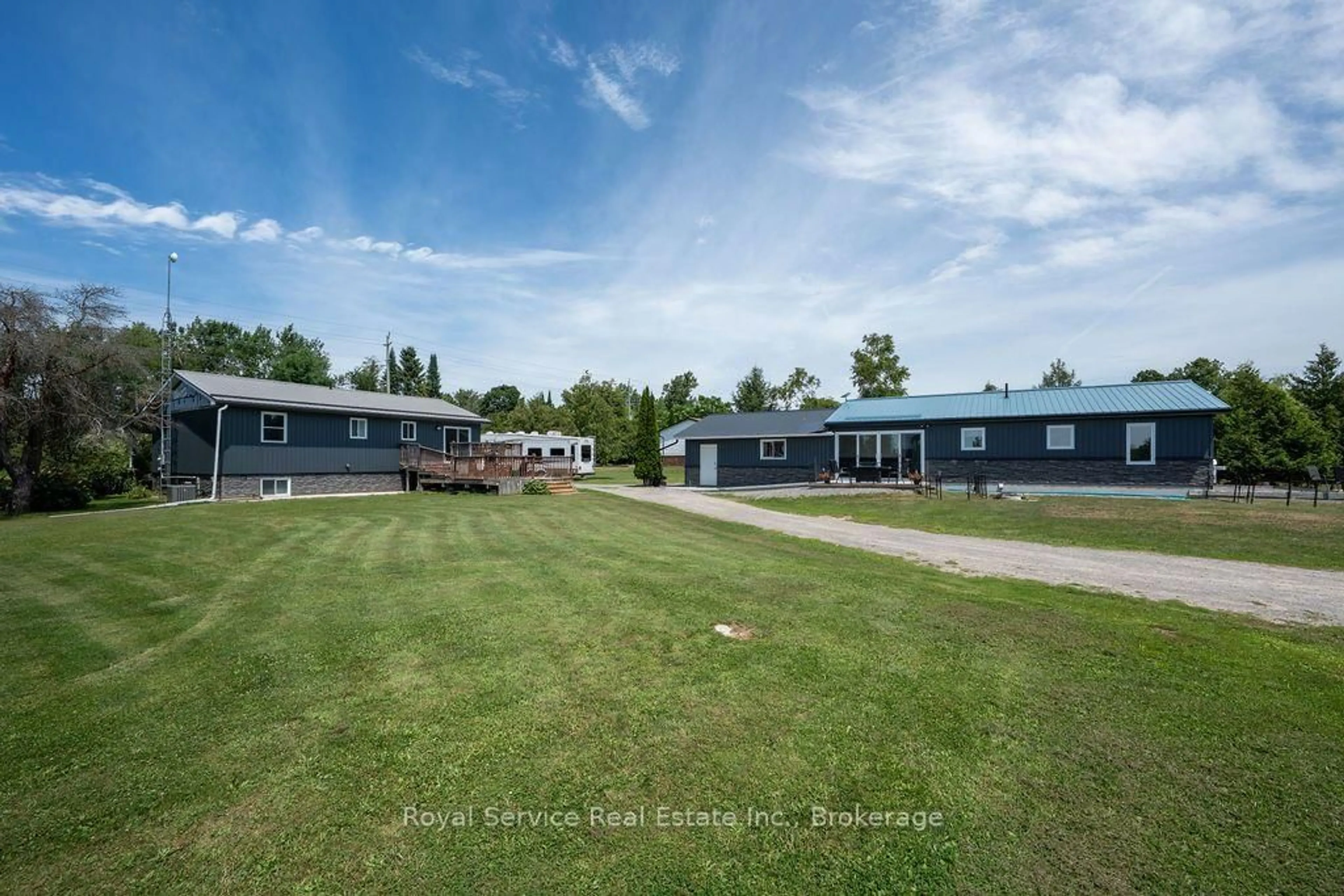 A pic from outside/outdoor area/front of a property/back of a property/a pic from drone, unknown for 1265 Trent River Rd, Trent Hills Ontario K0L 1Z0