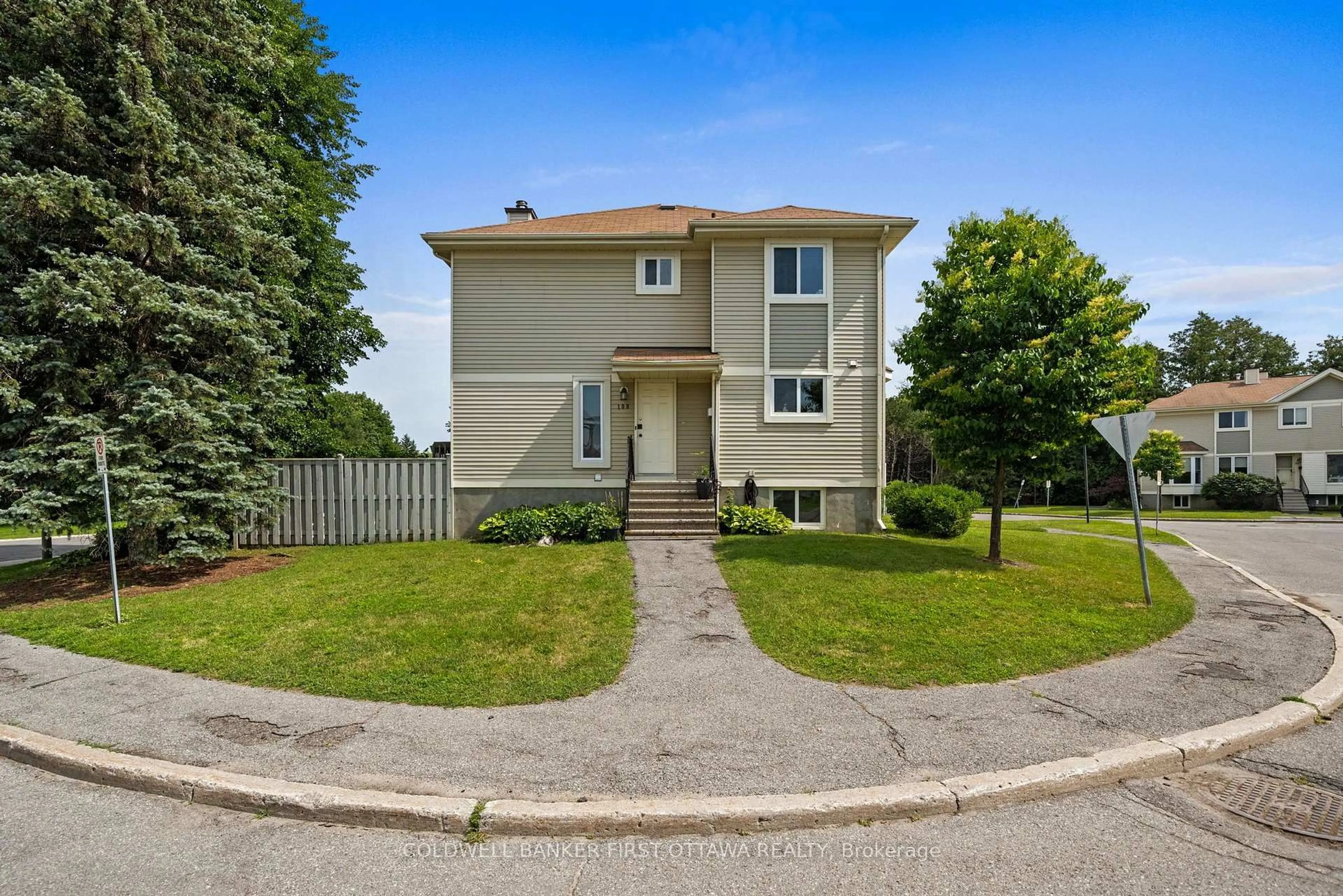 Home with vinyl exterior material, street for 108 Mcdermot Crt #6, Kanata Ontario K2L 3V2