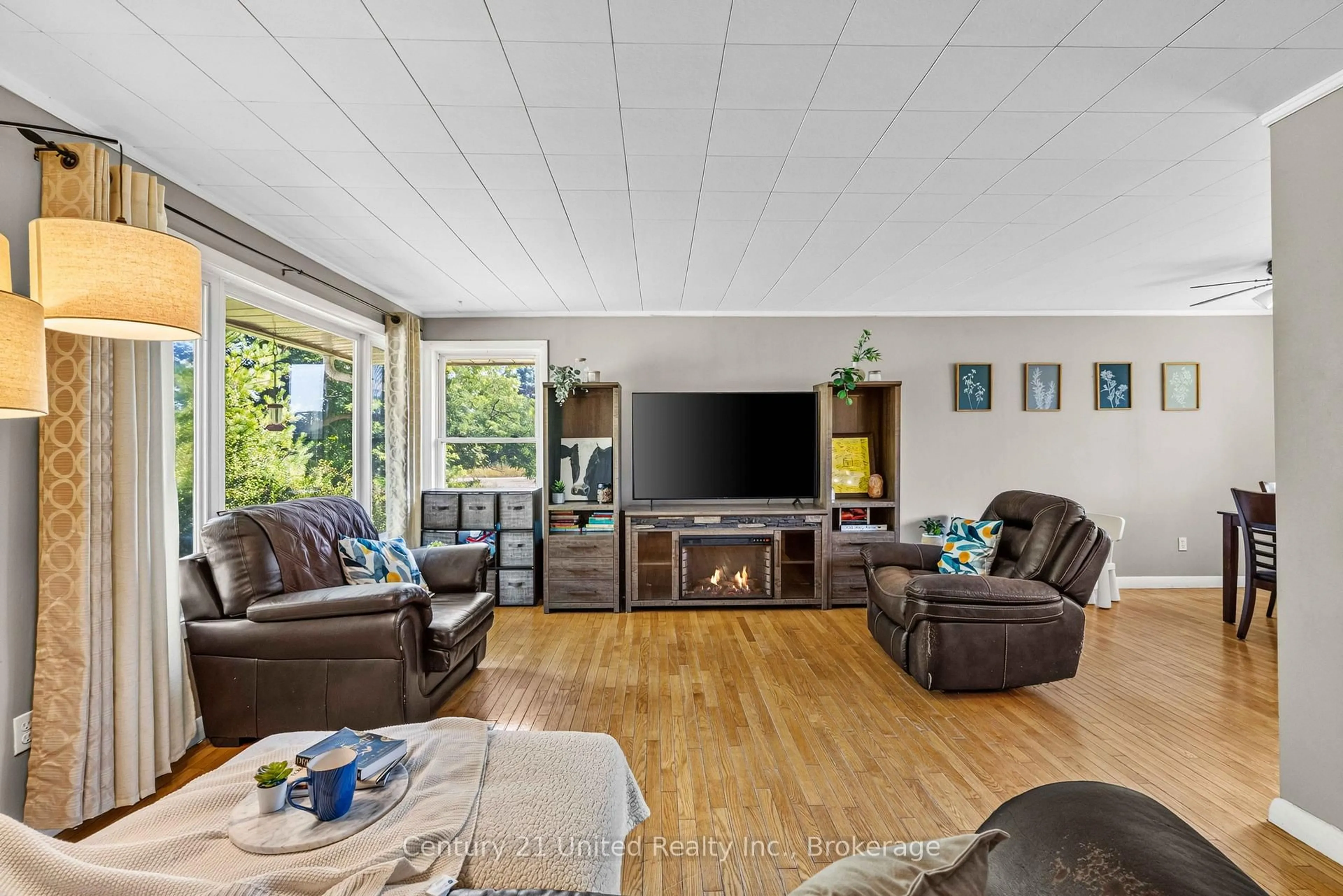 Living room with furniture, unknown for 200 Front St, Trent Hills Ontario K0L 1Y0