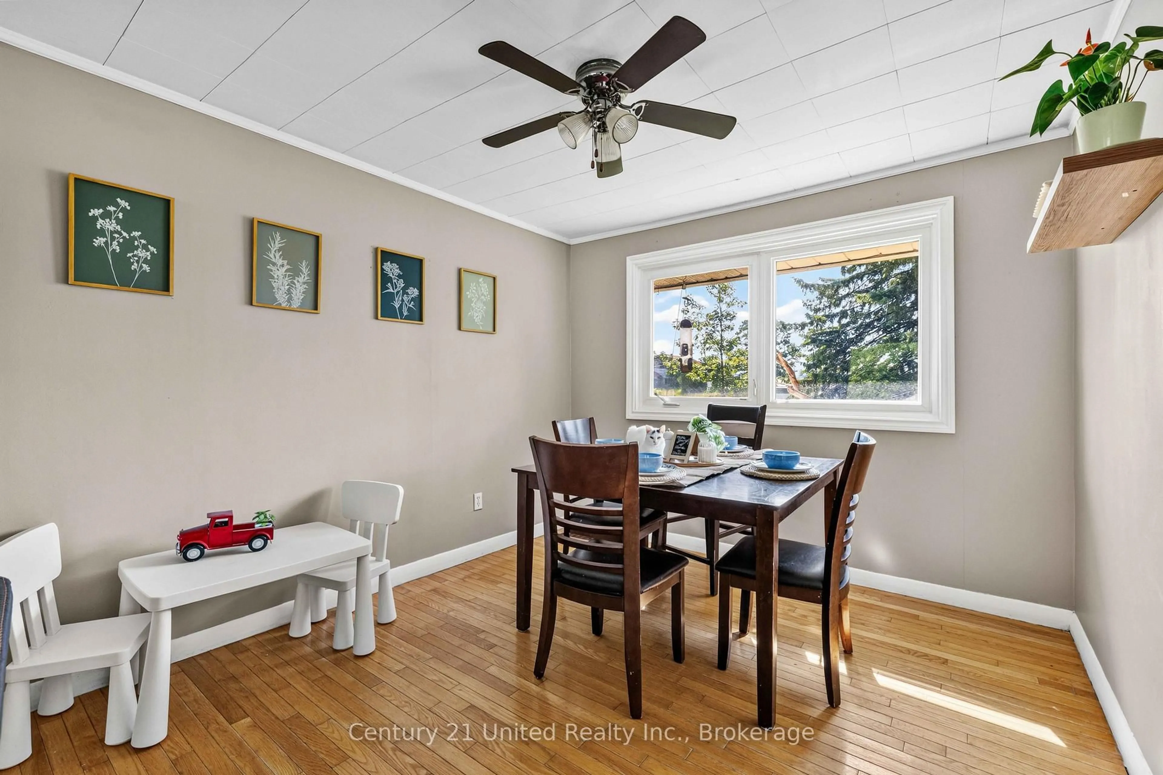Dining room, wood/laminate floor for 200 Front St, Trent Hills Ontario K0L 1Y0