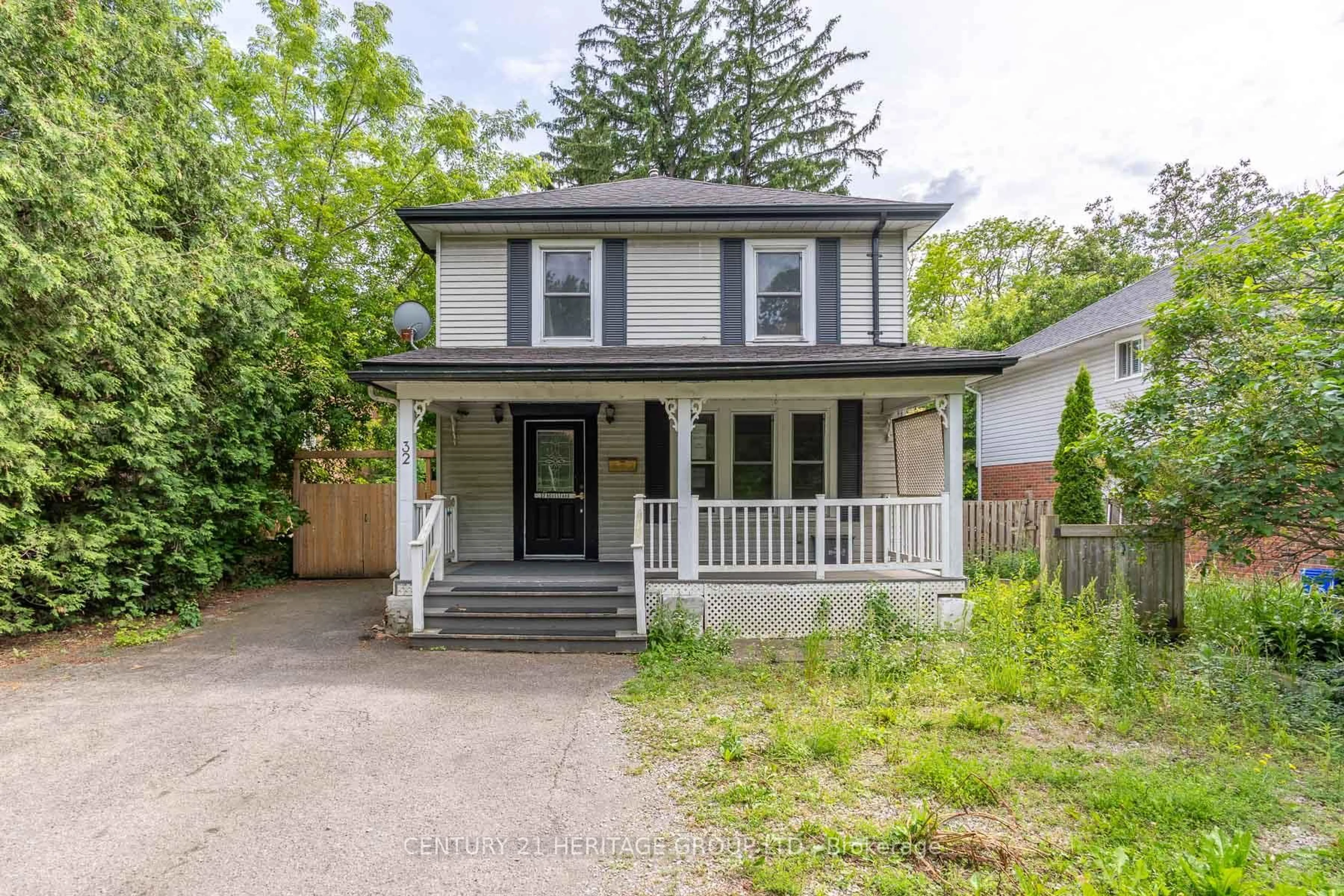 Unknown for 32 Rousseaux St, Hamilton Ontario L9G 2W5