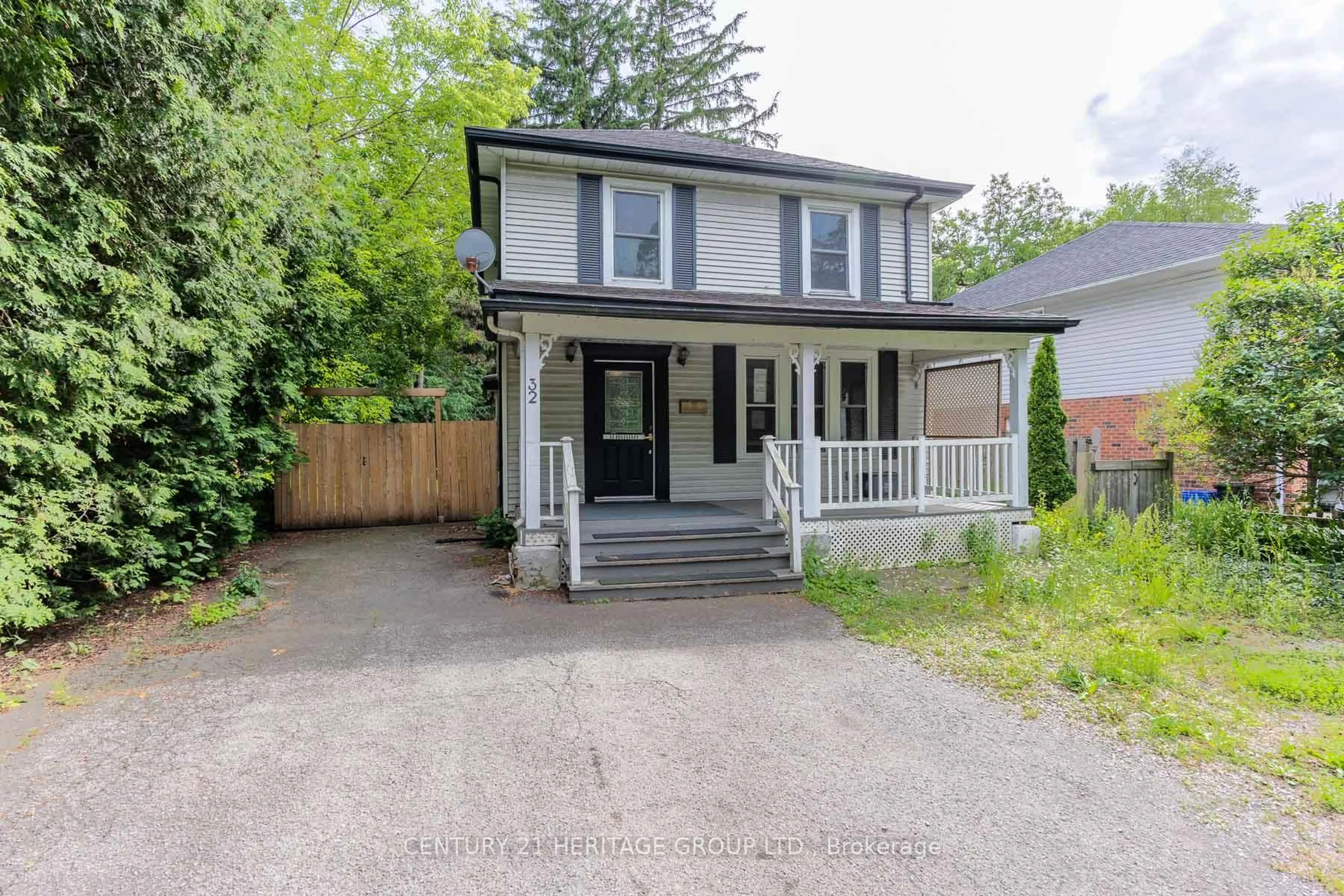 Unknown for 32 Rousseaux St, Hamilton Ontario L9G 2W5
