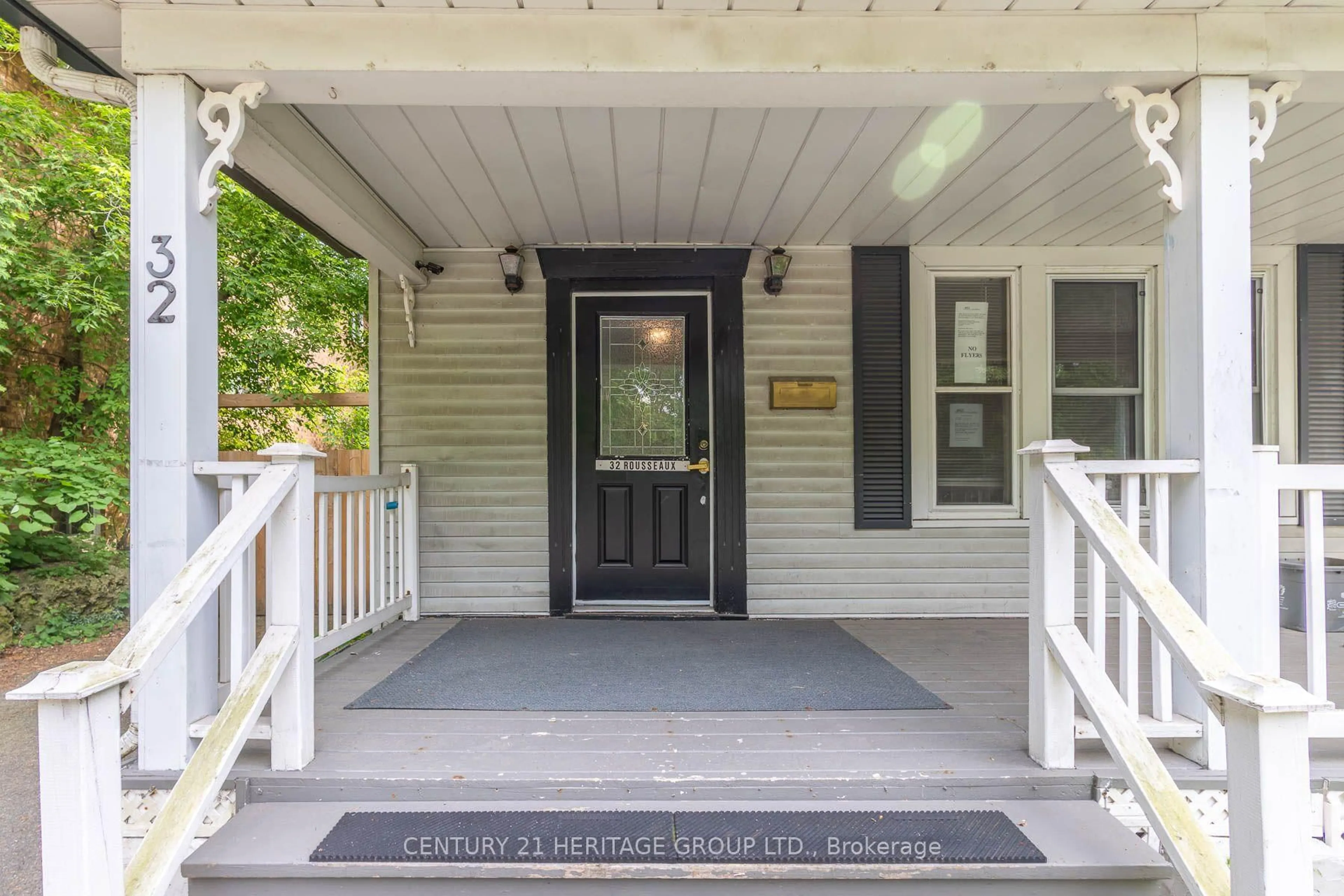 Unknown for 32 Rousseaux St, Hamilton Ontario L9G 2W5