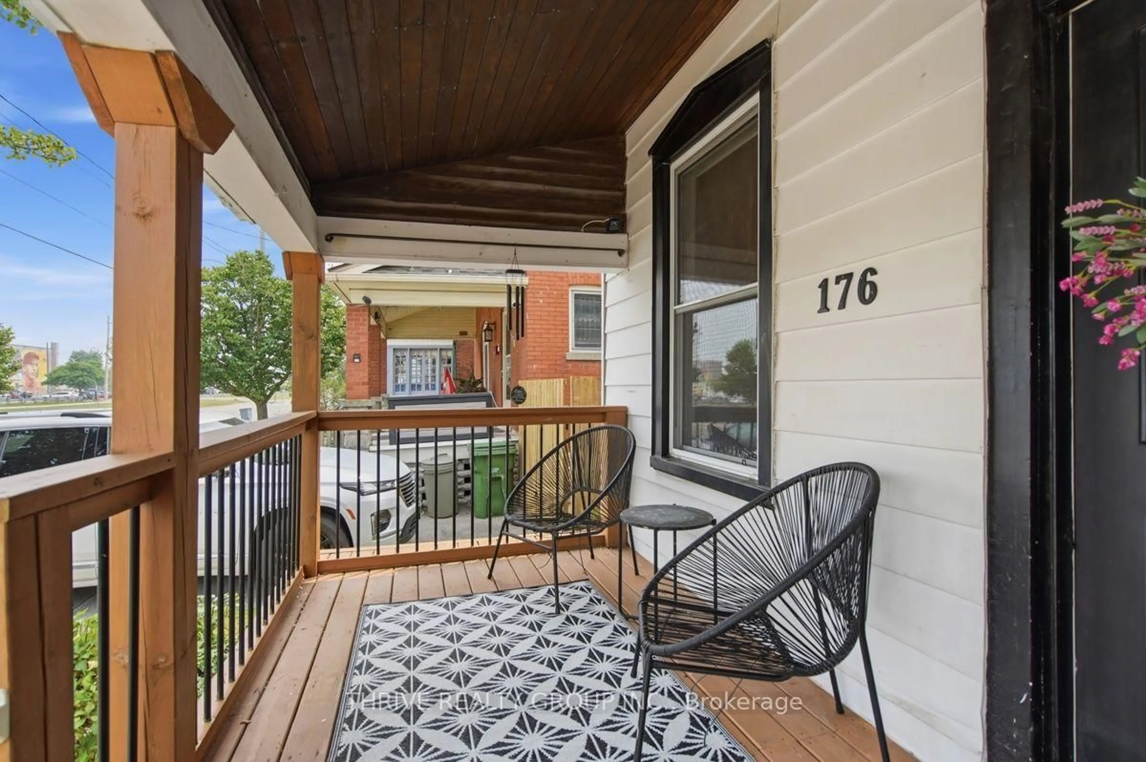 Patio, street for 176 Centre St, St. Thomas Ontario N5R 3A4