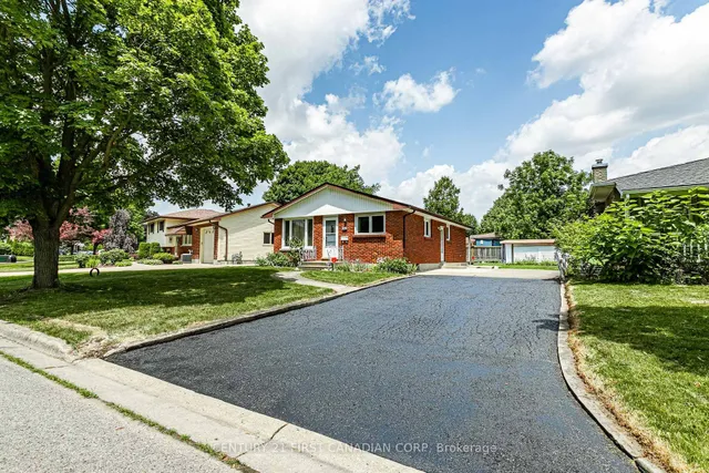 8 Antrim Cres, London South 2