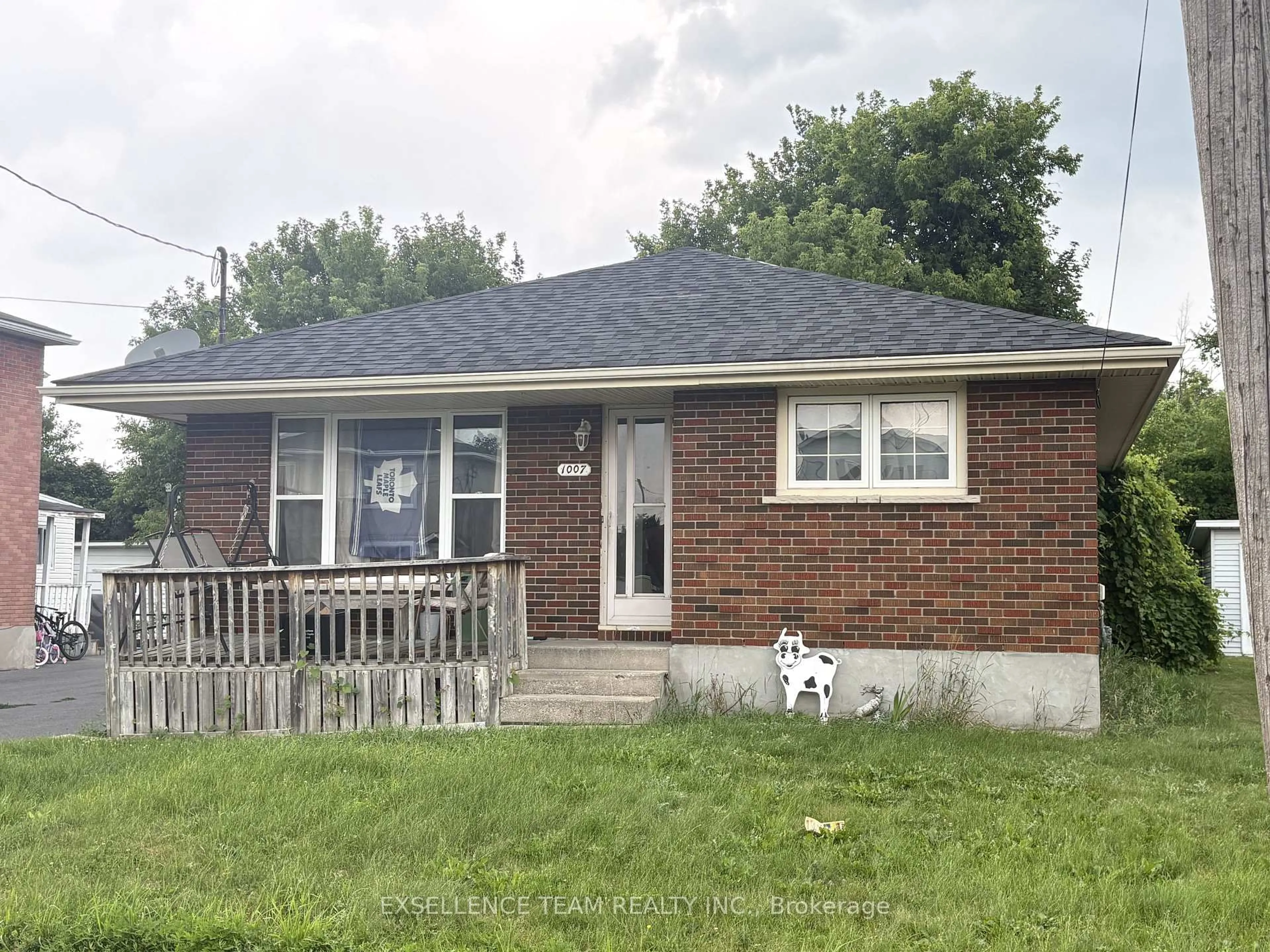 Home with brick exterior material, street for 1007 GRAND Ave, Cornwall Ontario K6H 4T3