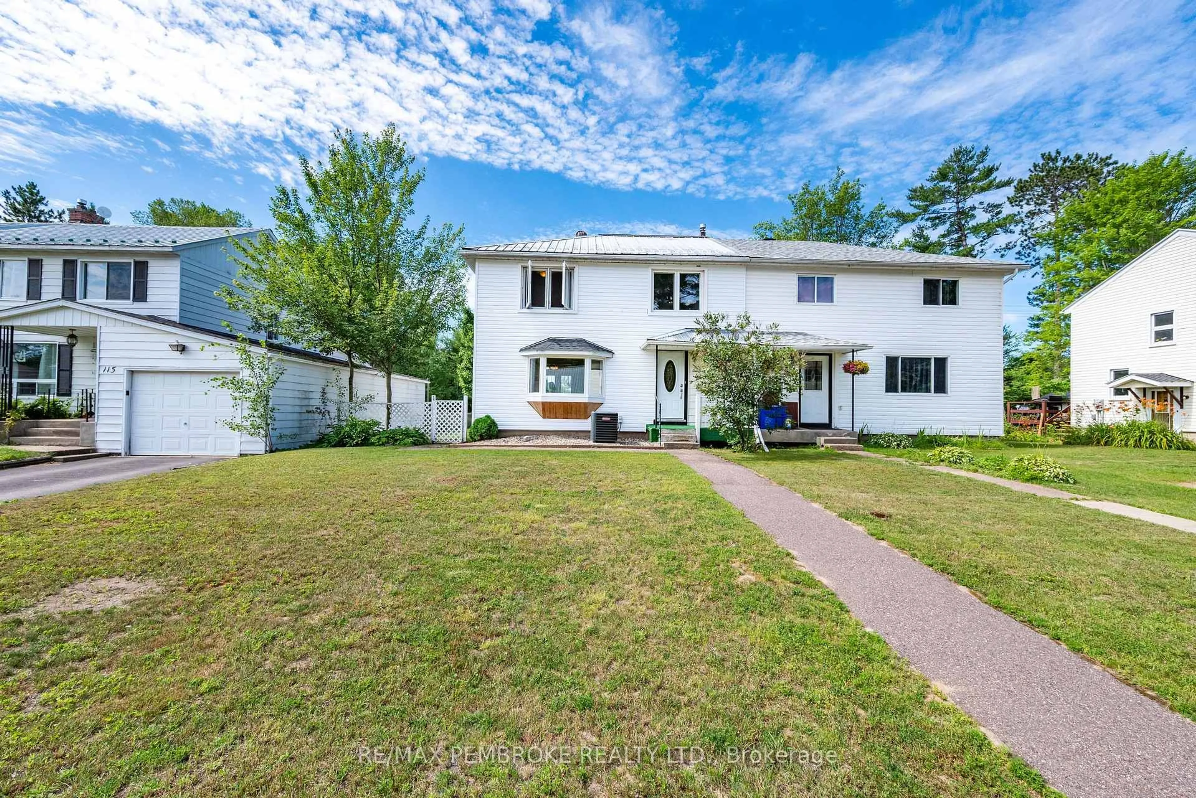 A pic from outside/outdoor area/front of a property/back of a property/a pic from drone, unknown for 117 Algonquin St, Deep River Ontario K0J 1P0