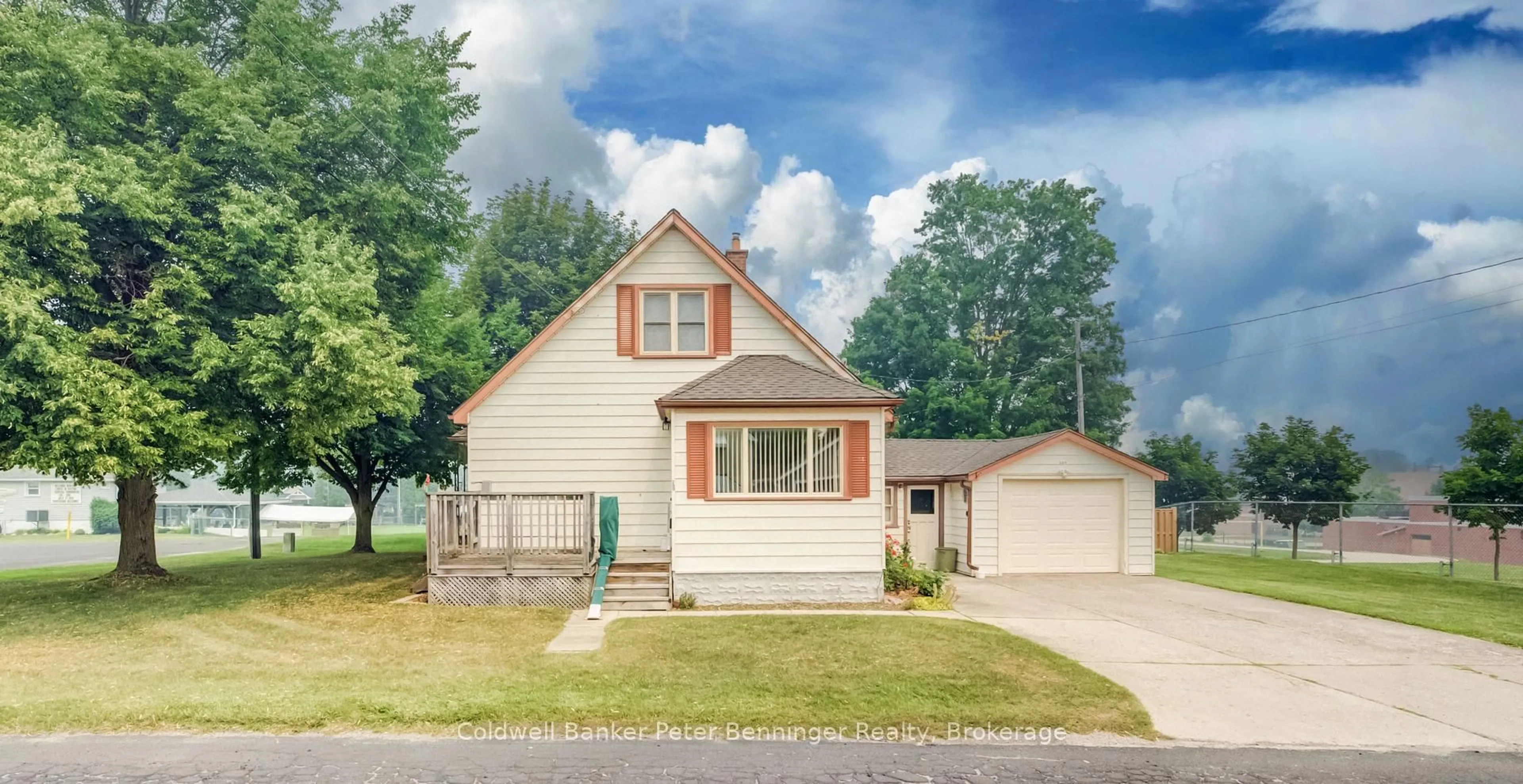 Home with vinyl exterior material, street for 280 6th Street A, Hanover Ontario N4N 1E7