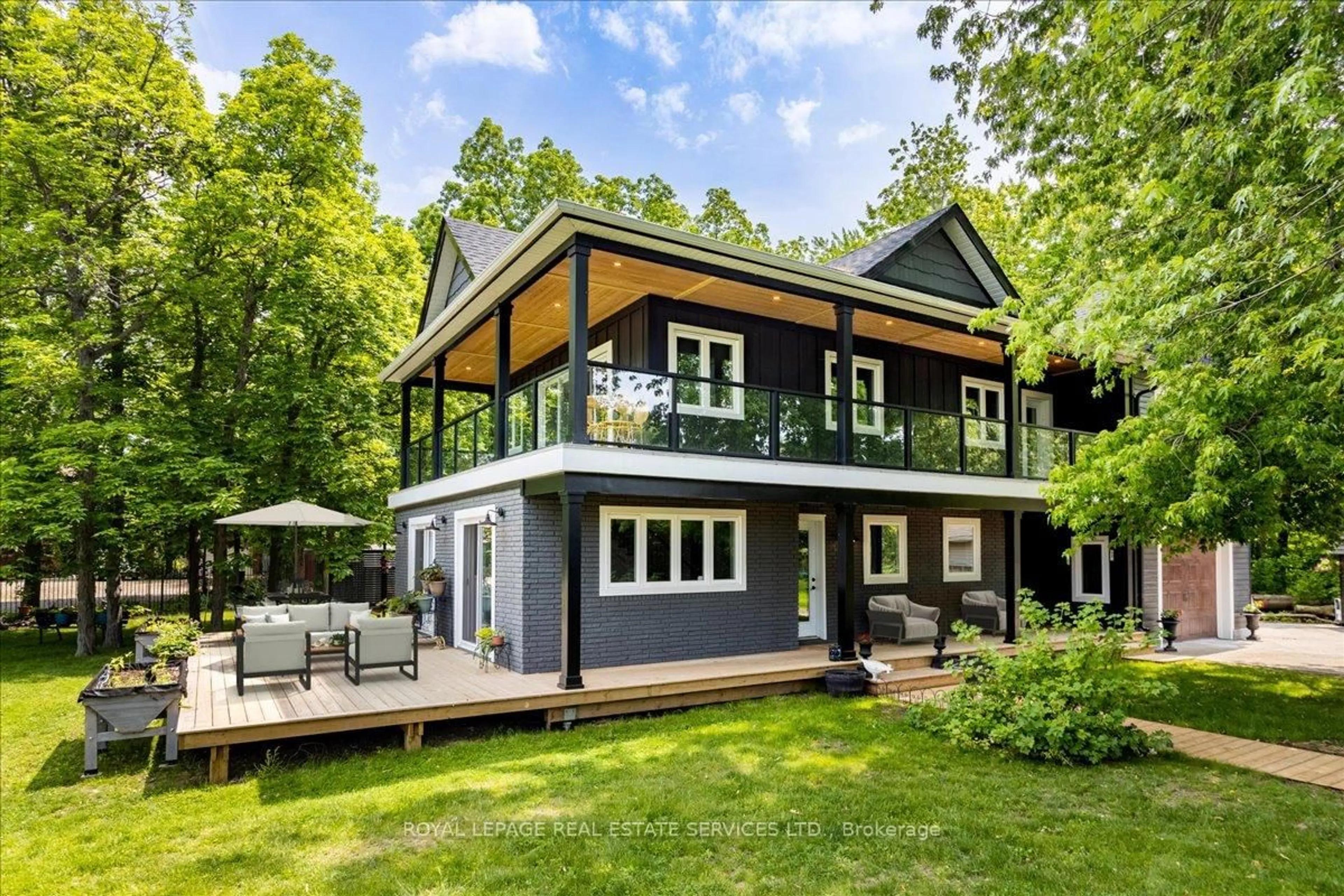 Home with vinyl exterior material, unknown for 62 Windemere Rd, Hamilton Ontario L8E 5G5