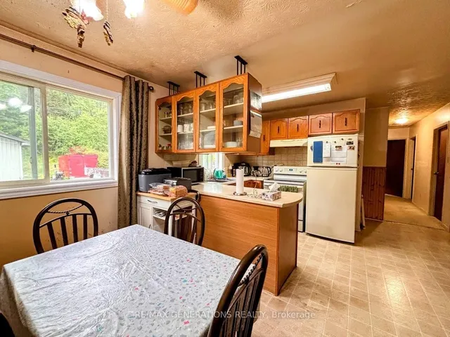 37 Matachewan Rd, Manitouwadge 2