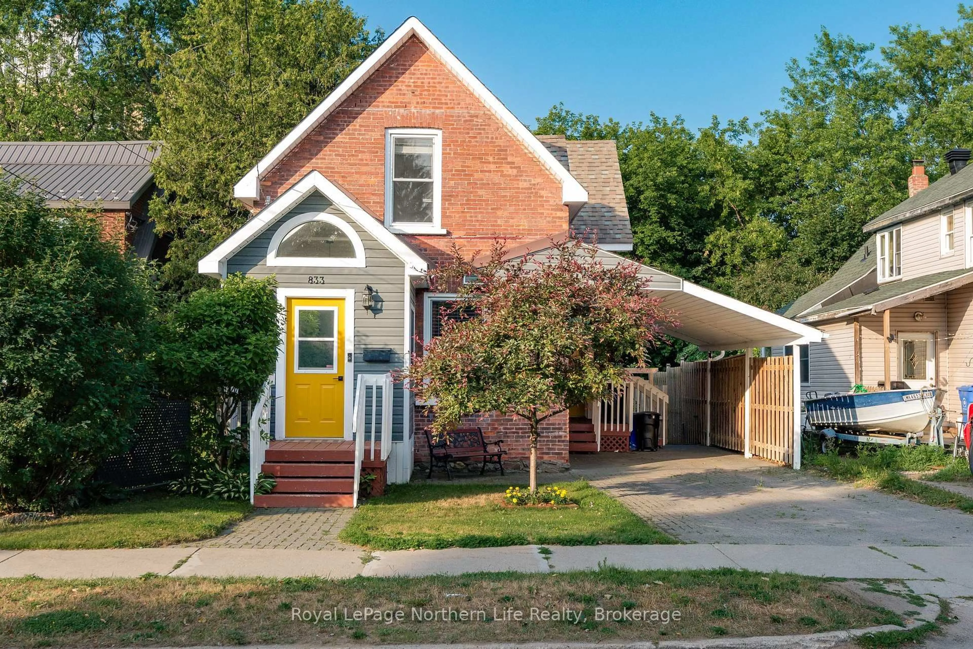 Home with brick exterior material, street for 833 McIntyre St, North Bay Ontario P1B 3A2