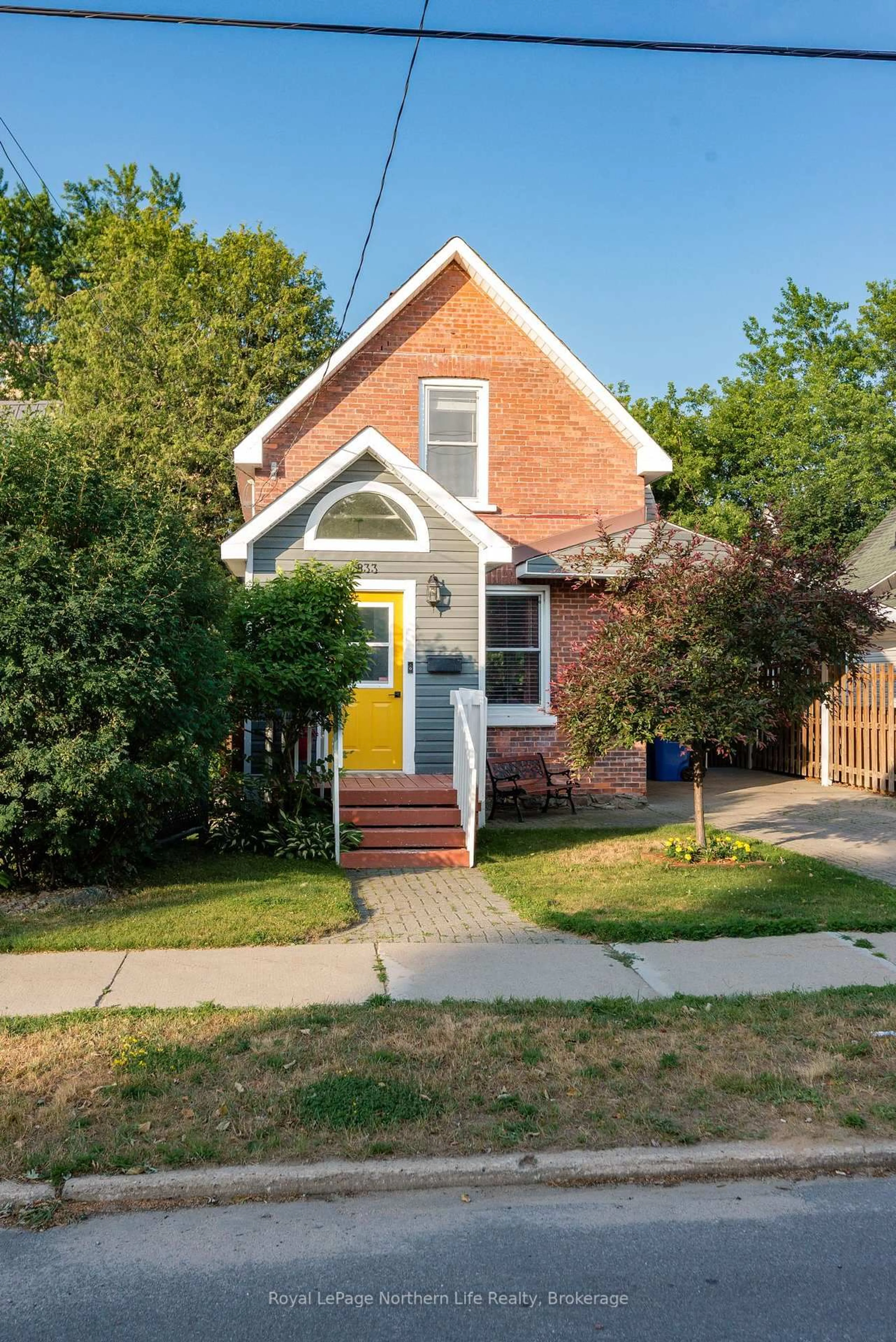Home with brick exterior material, street for 833 McIntyre St, North Bay Ontario P1B 3A2
