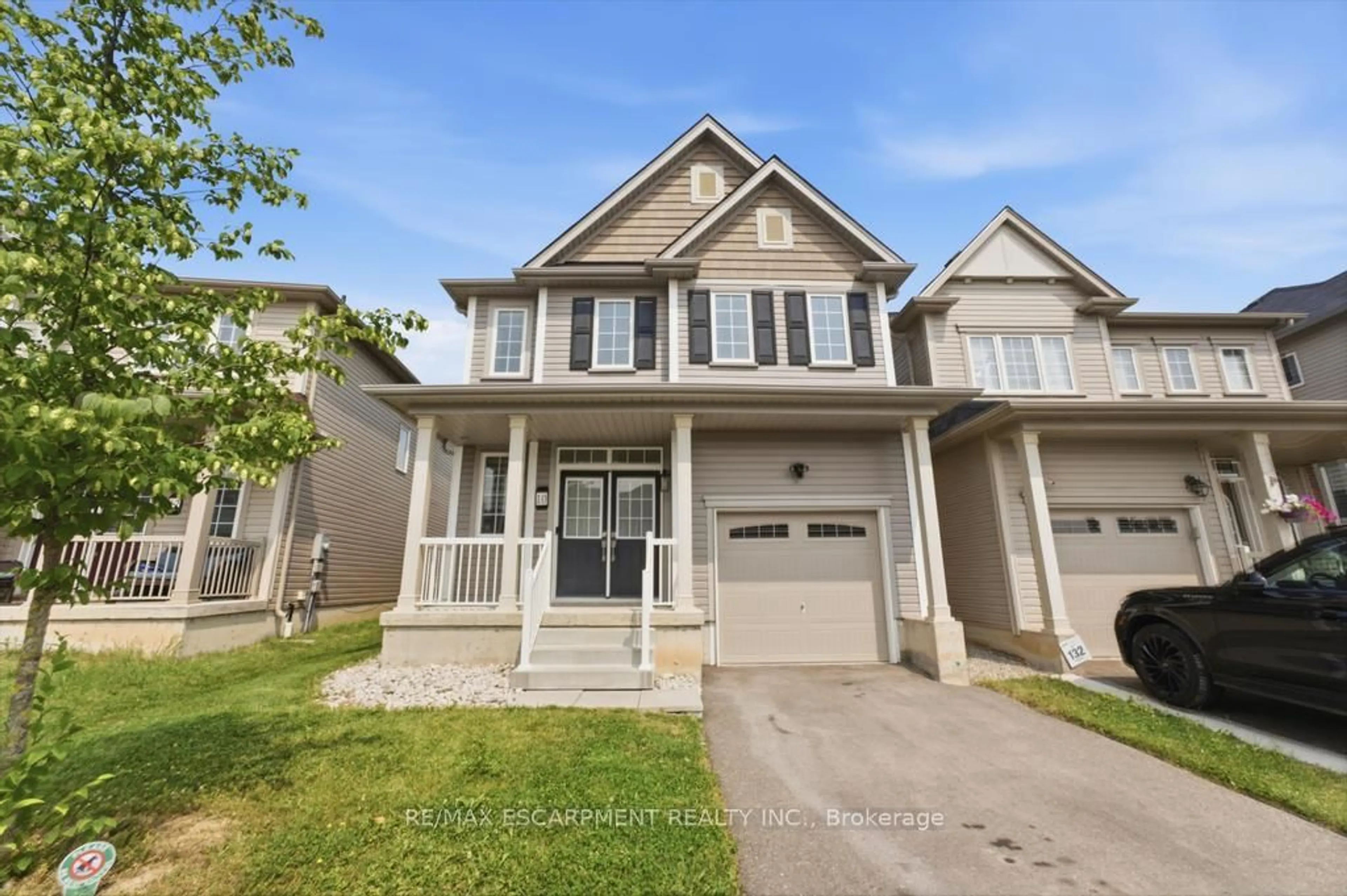 Home with vinyl exterior material, street for 10 Cooke Ave, Brantford Ontario N3T 0S2