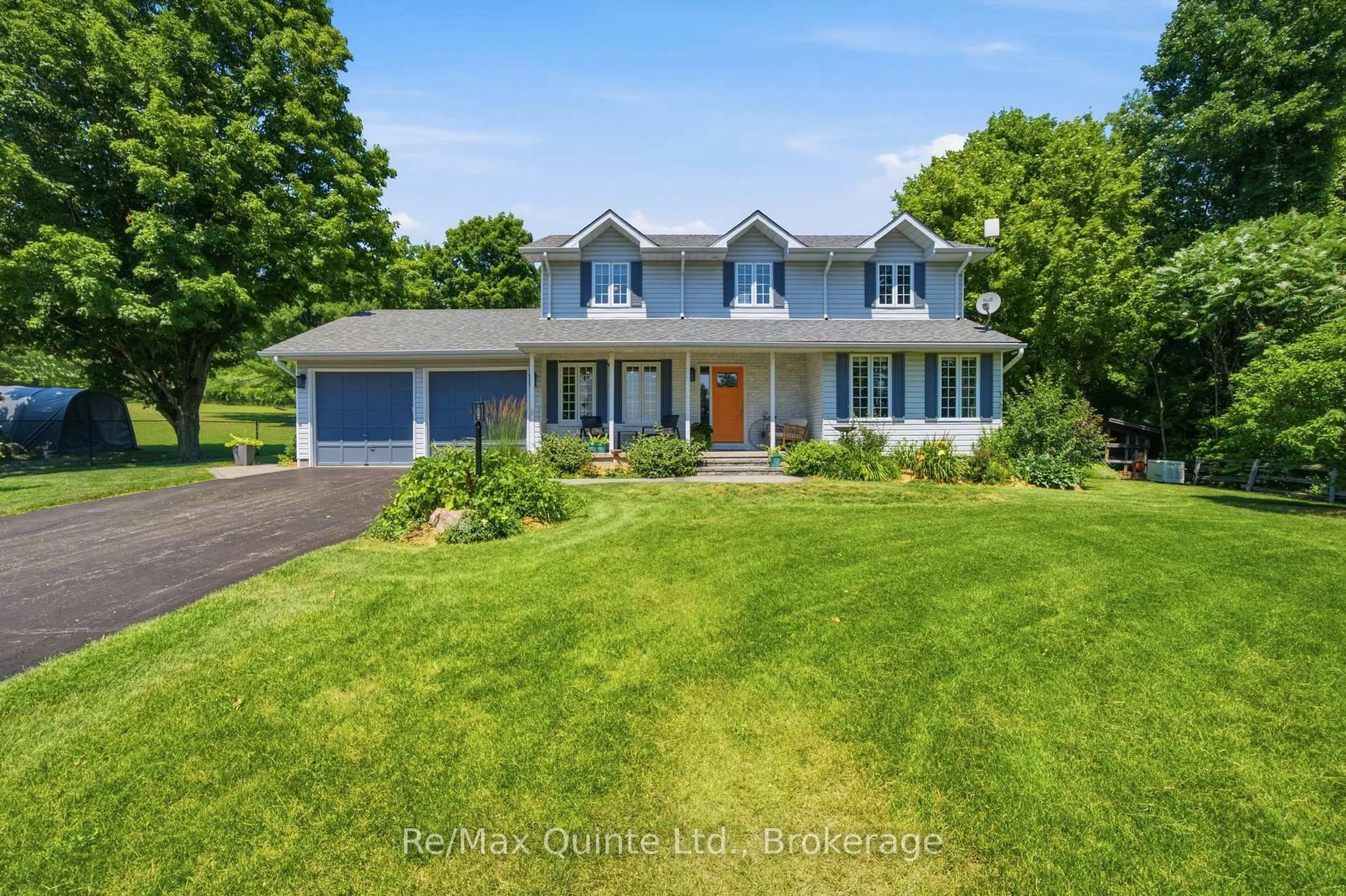 A pic from outside/outdoor area/front of a property/back of a property/a pic from drone, street for 99 Townsend Rd, Stirling Ontario K0K 3E0